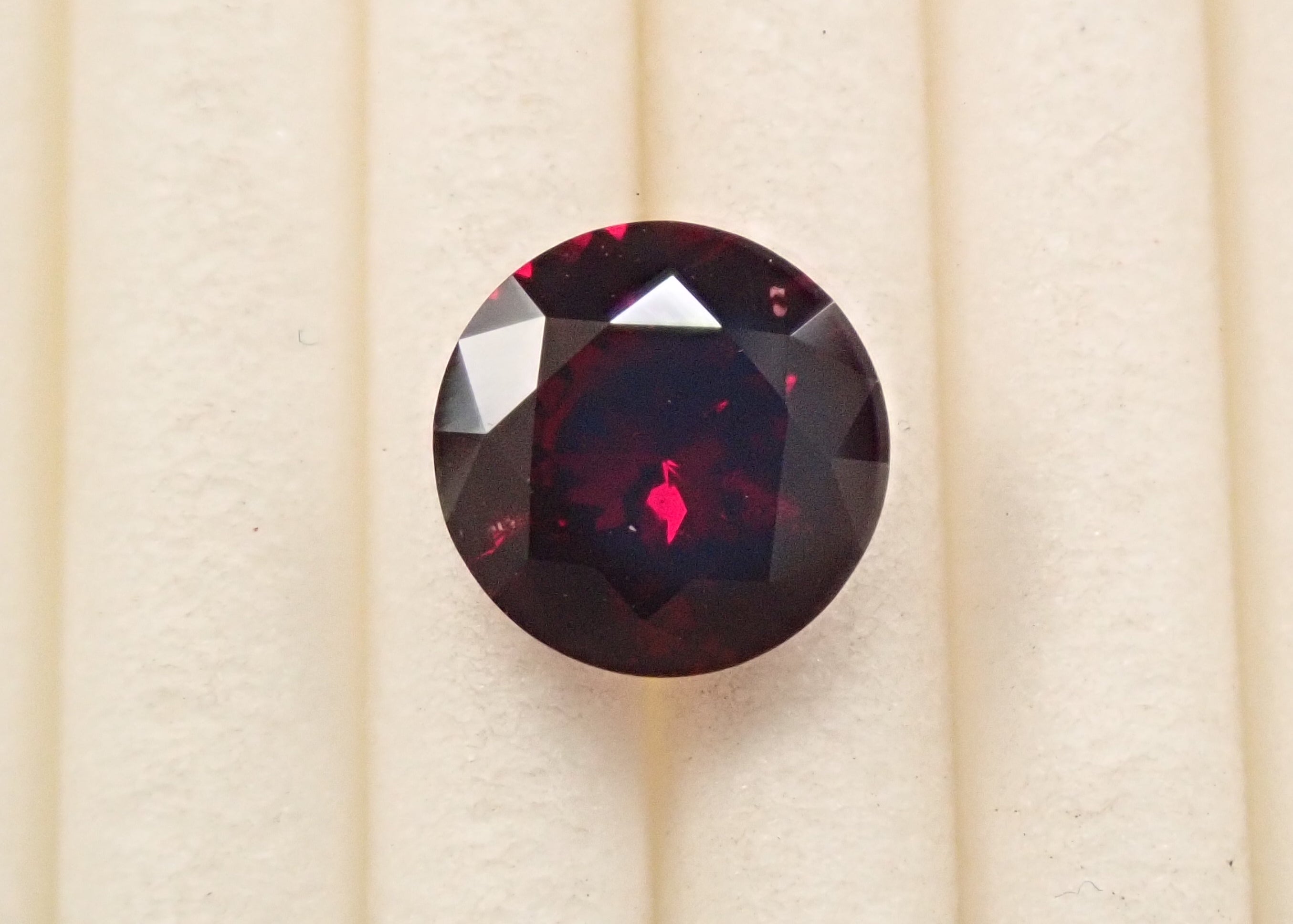 [12560337] Tanzanian Almandine Garnet 1.071ct Loose Stone
