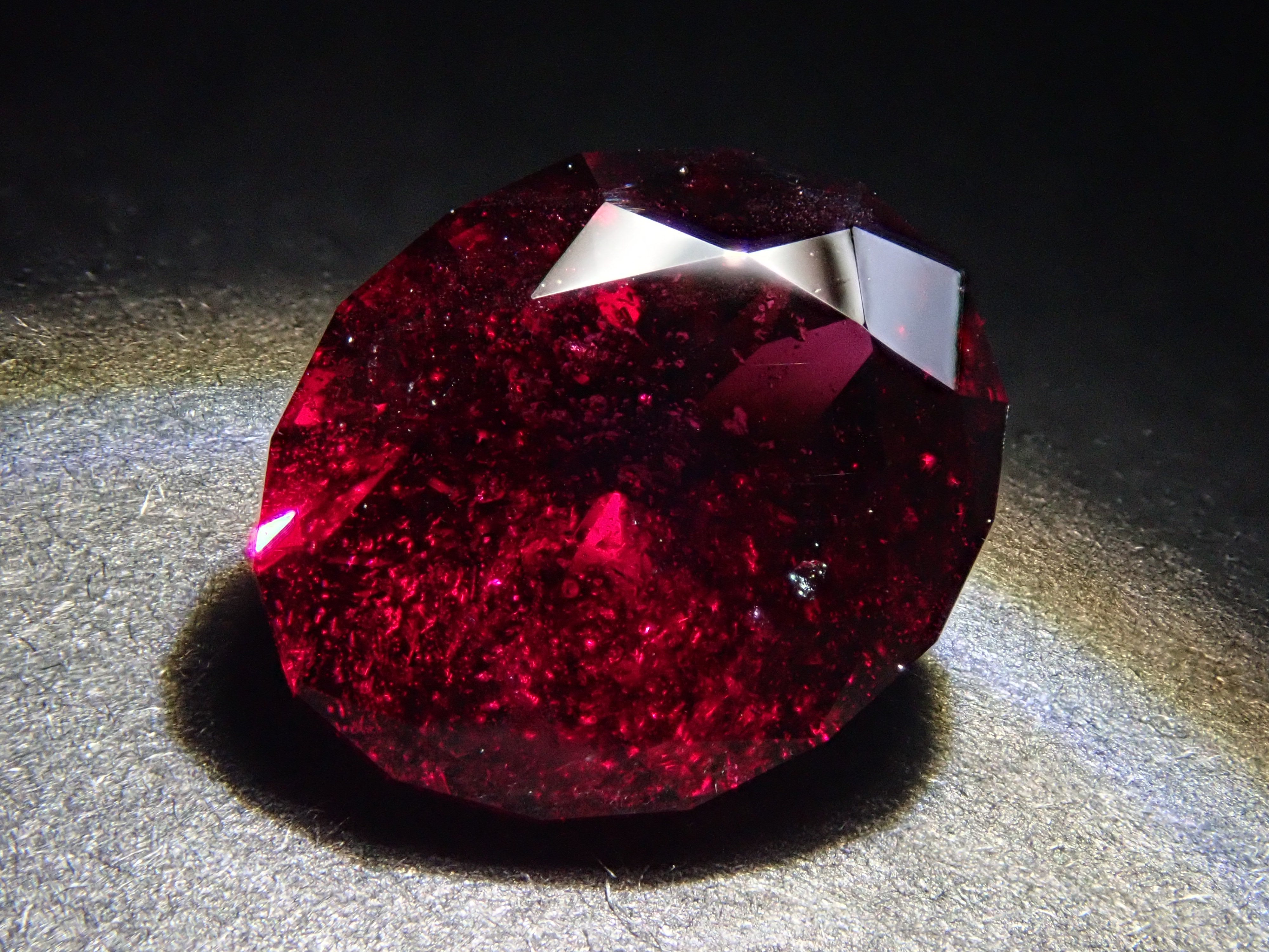 [12560338] Tanzanian Almandine Garnet 3.339ct Loose Stone