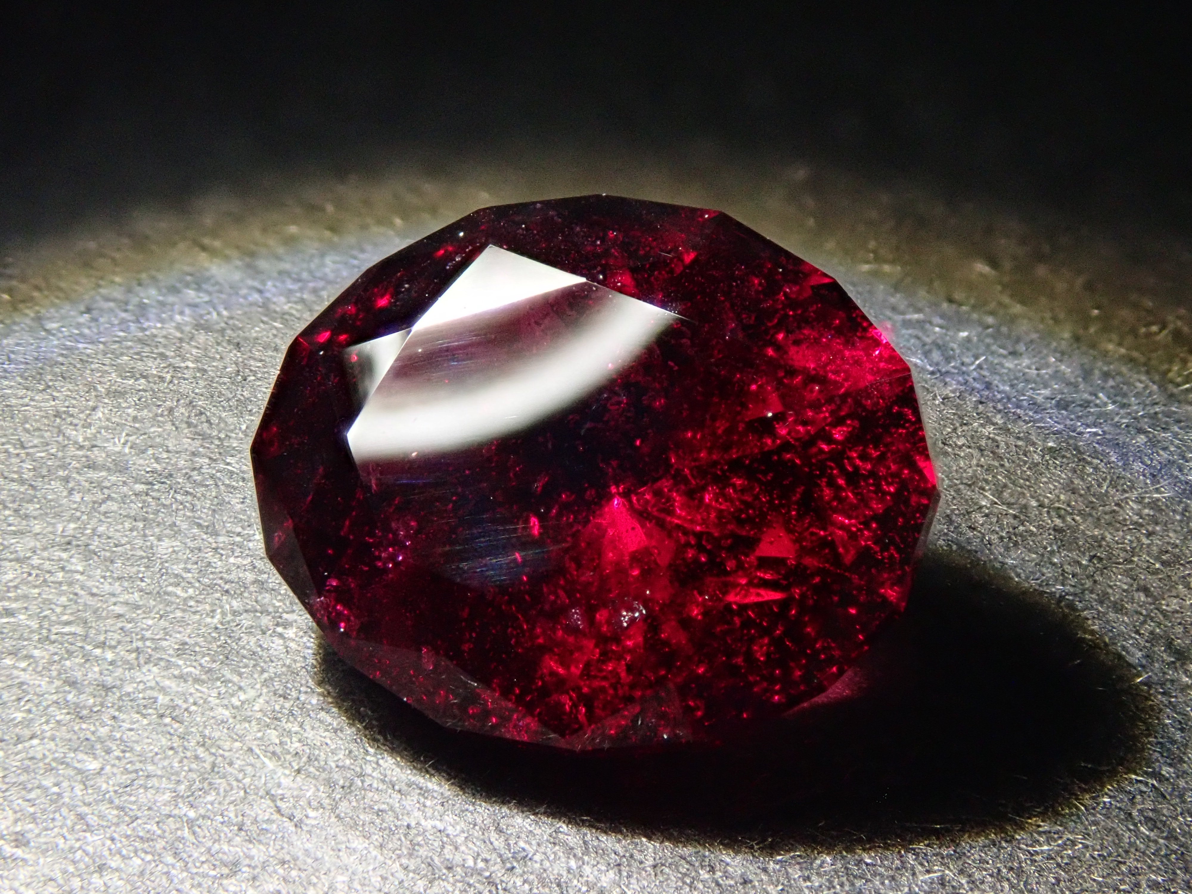 [12560338] Tanzanian Almandine Garnet 3.339ct Loose Stone