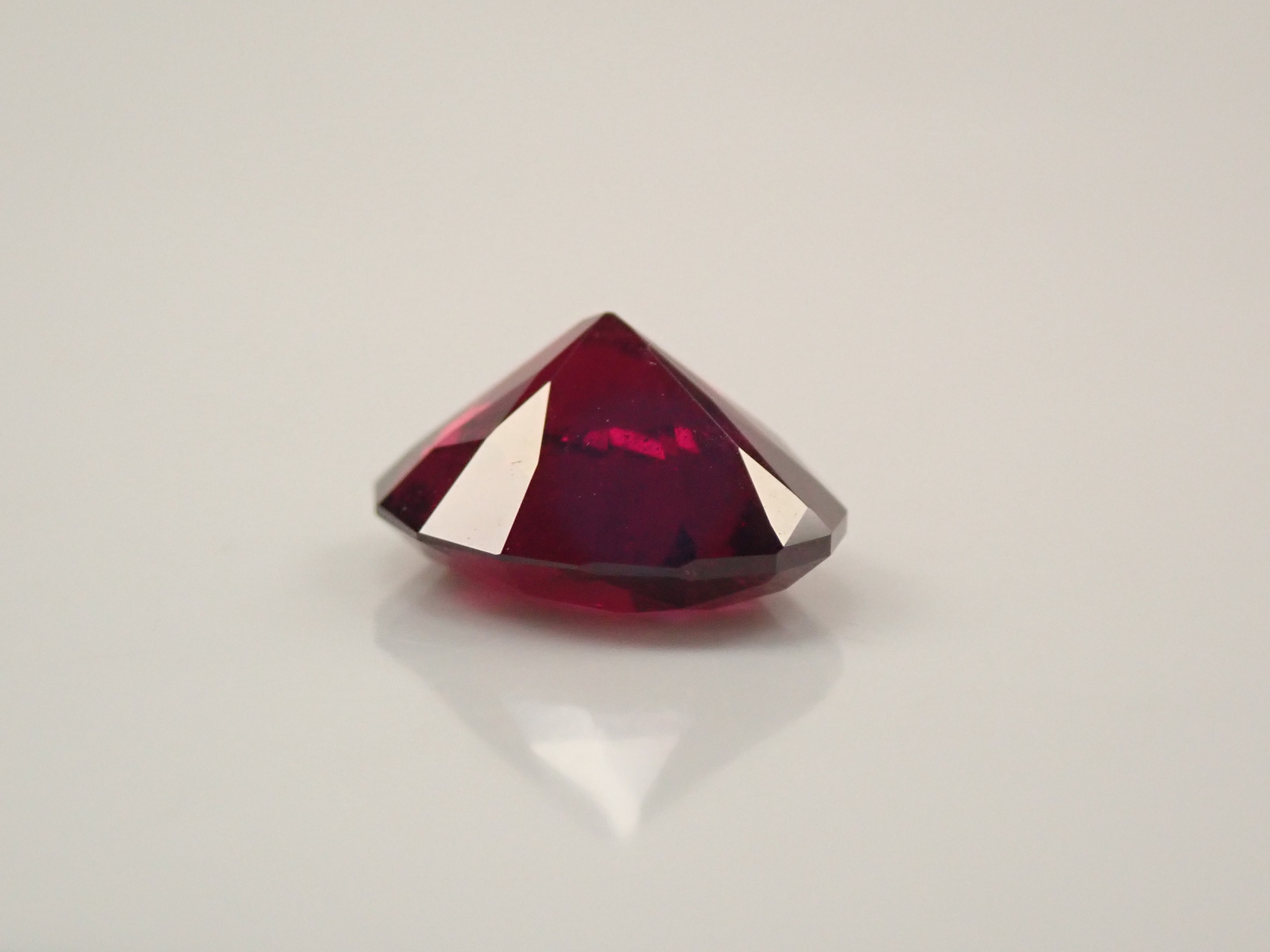 [12560339] 莫三比克紅榴石 3.662克拉 裸石