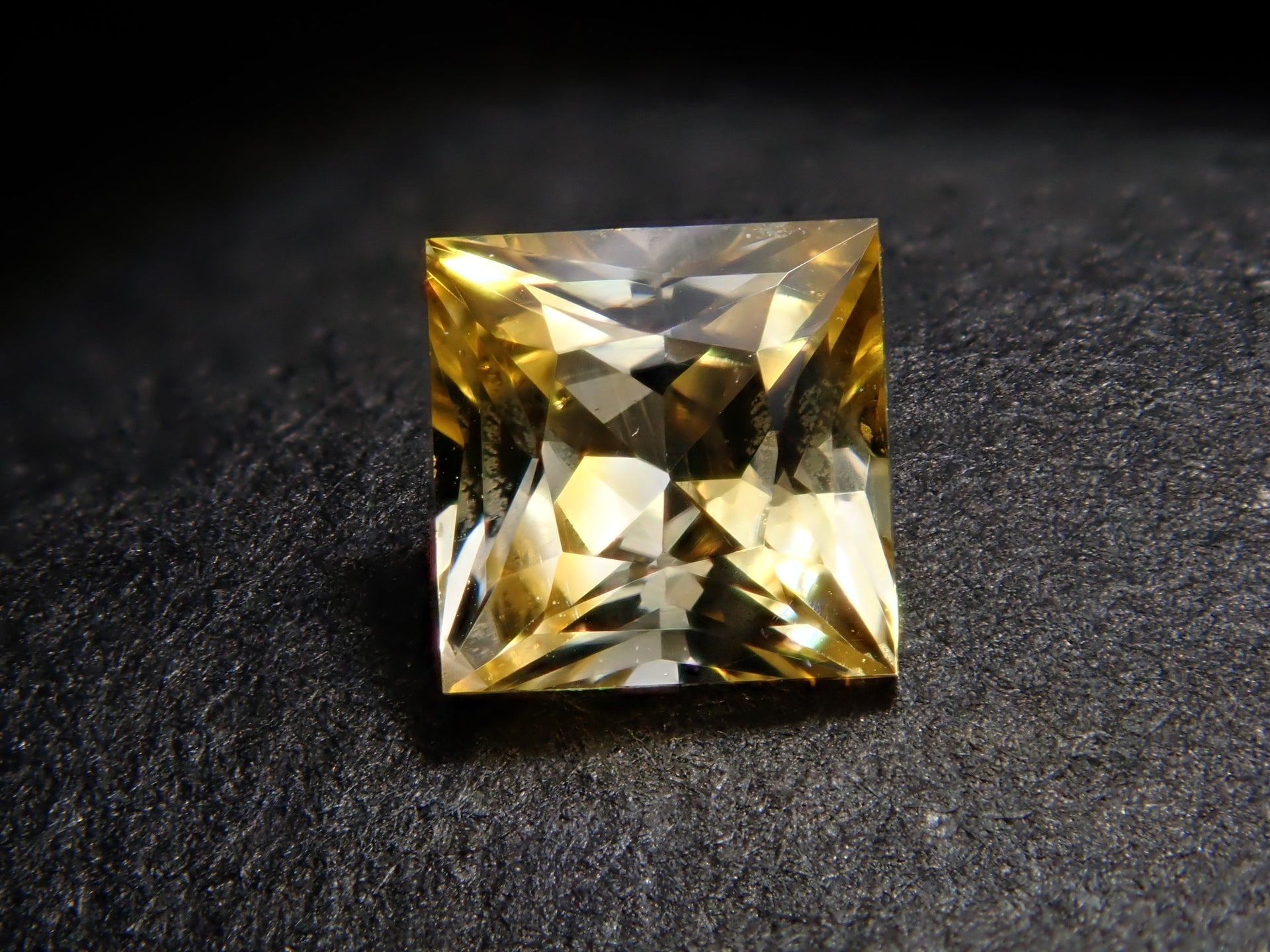 イエローサファイア 0.272ctルース 