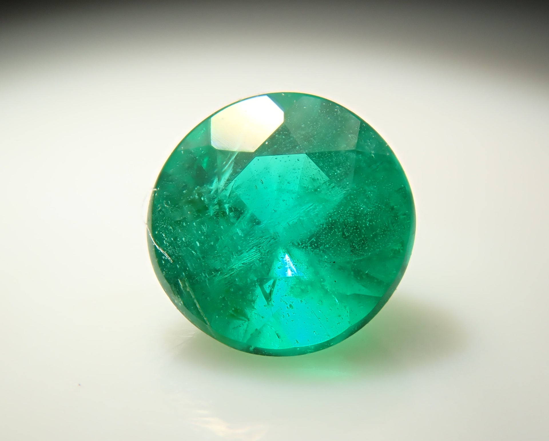 R1022-3)コロンビア産エメラルド 0.656ct 宝石 ルース いつき 