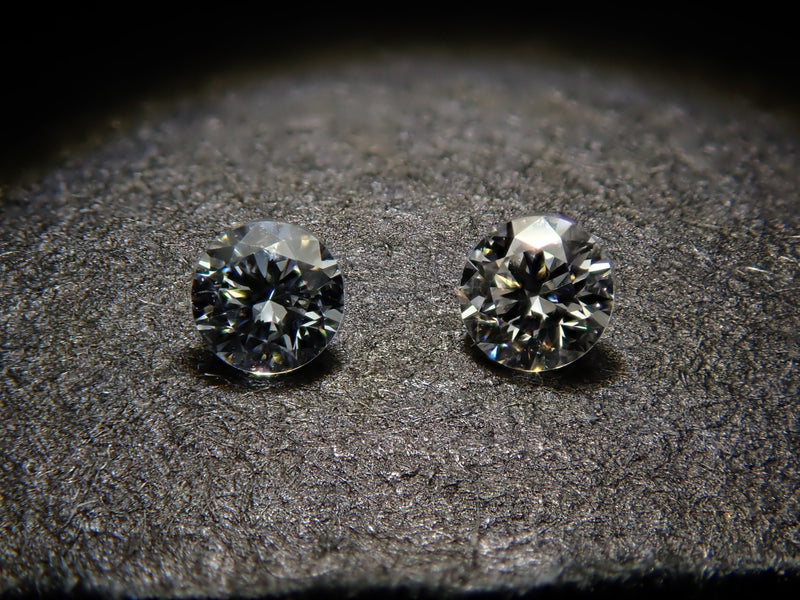 ラボグロウンダイヤモンド（合成ダイヤモンド）＆ 天然ダイヤモンド2石 