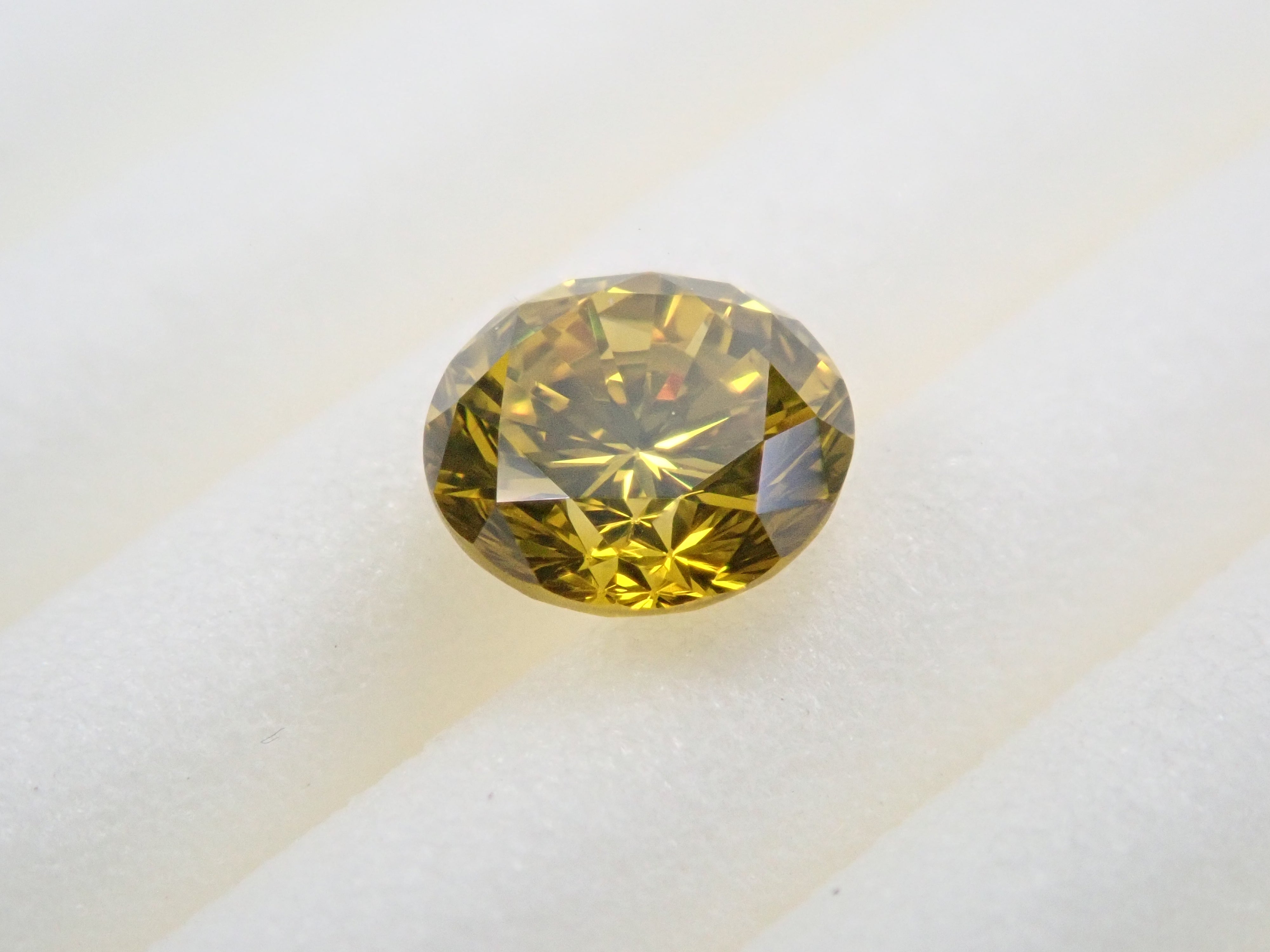 イエローダイヤモンド（トリートメント） 0.363ctルース(FANCY DEEP GREENISH YELLOW, VS-2)