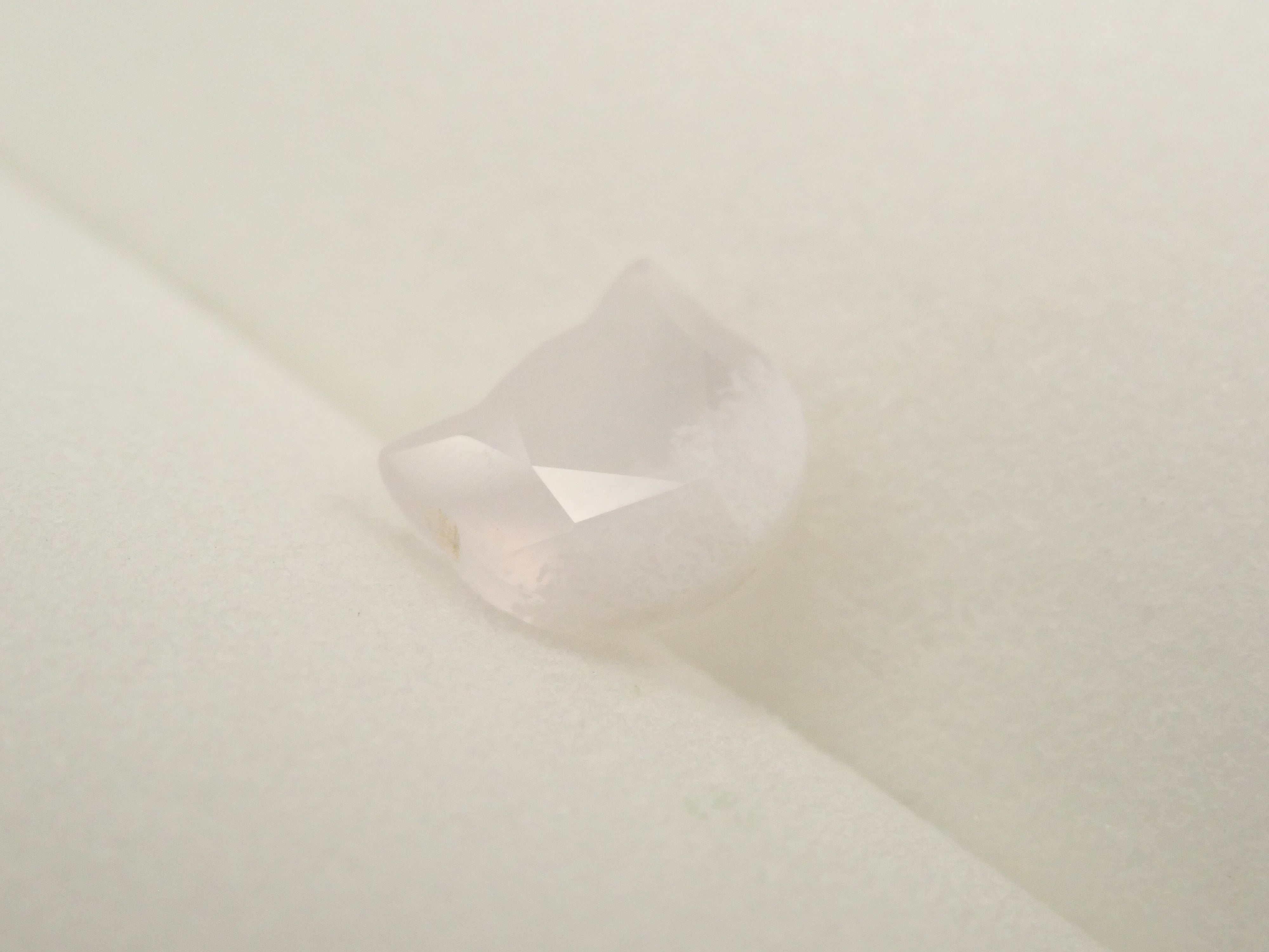 【11/14 22時販売】【猫カット】ブラジル産ホワイトカルセドニー 0.707ctルース