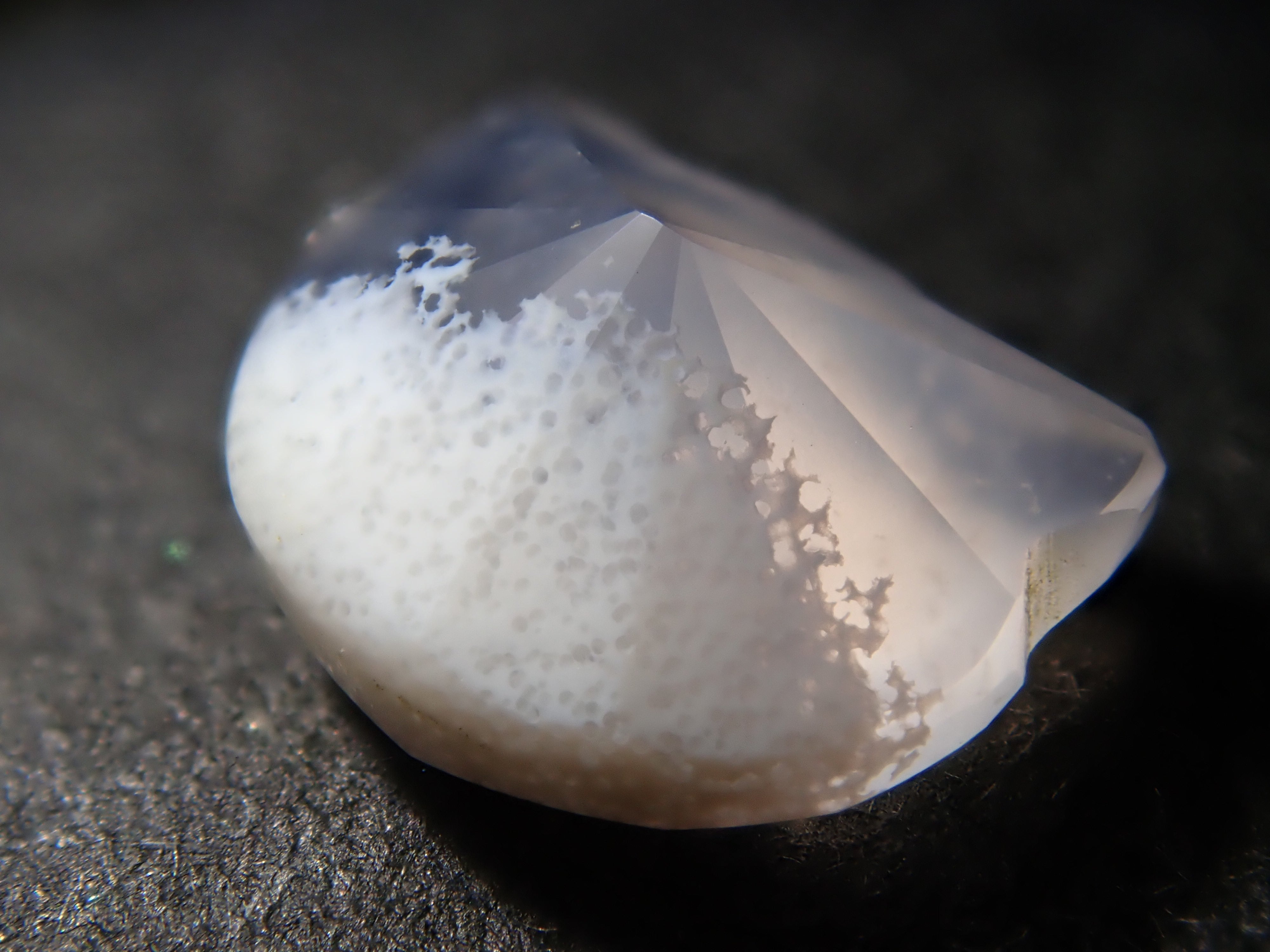 【11/14 22時販売】【猫カット】ブラジル産ホワイトカルセドニー 0.707ctルース