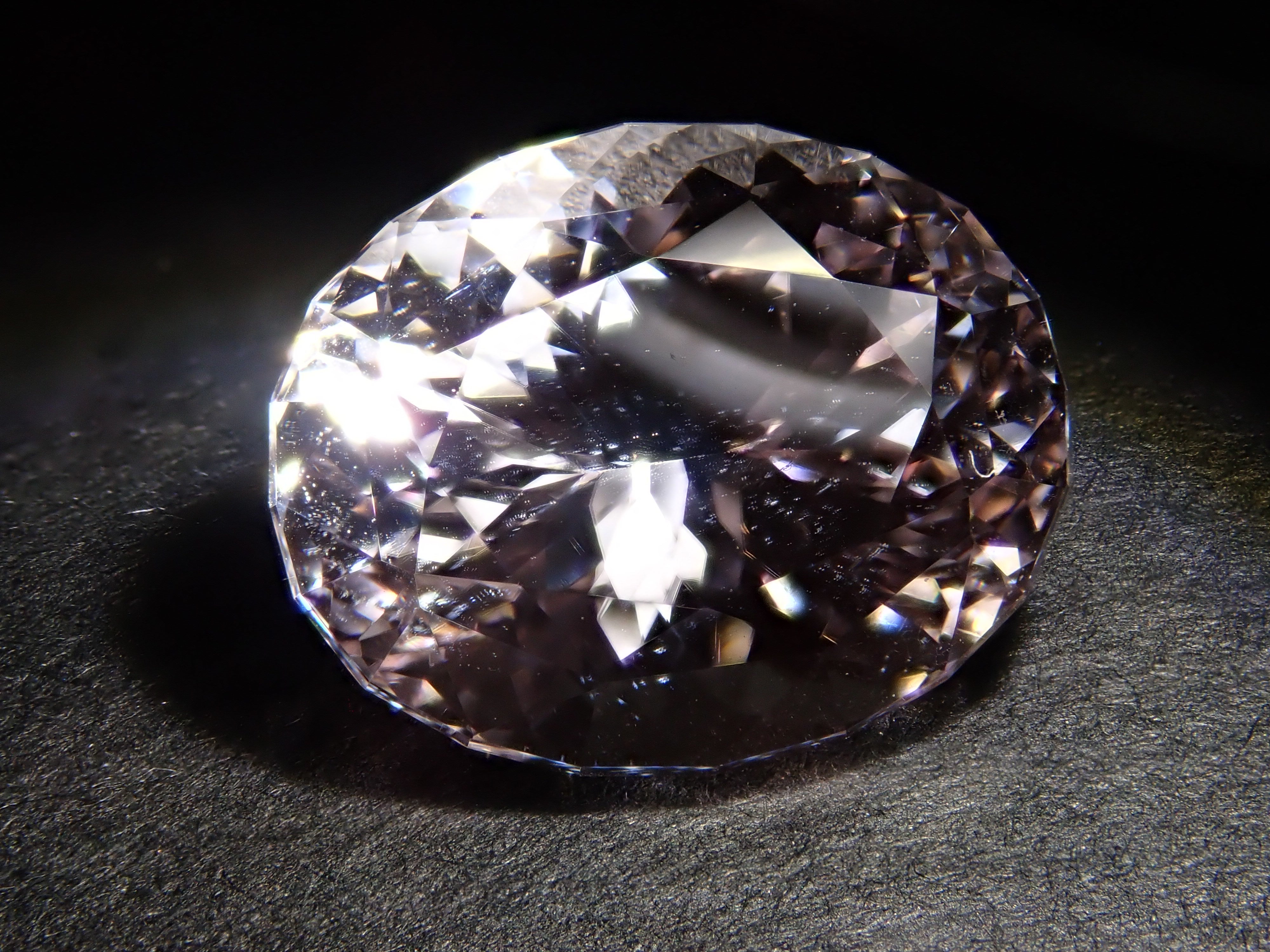 【11/14 22時販売】アフガニスタン産クンツァイト 3.973ctルース