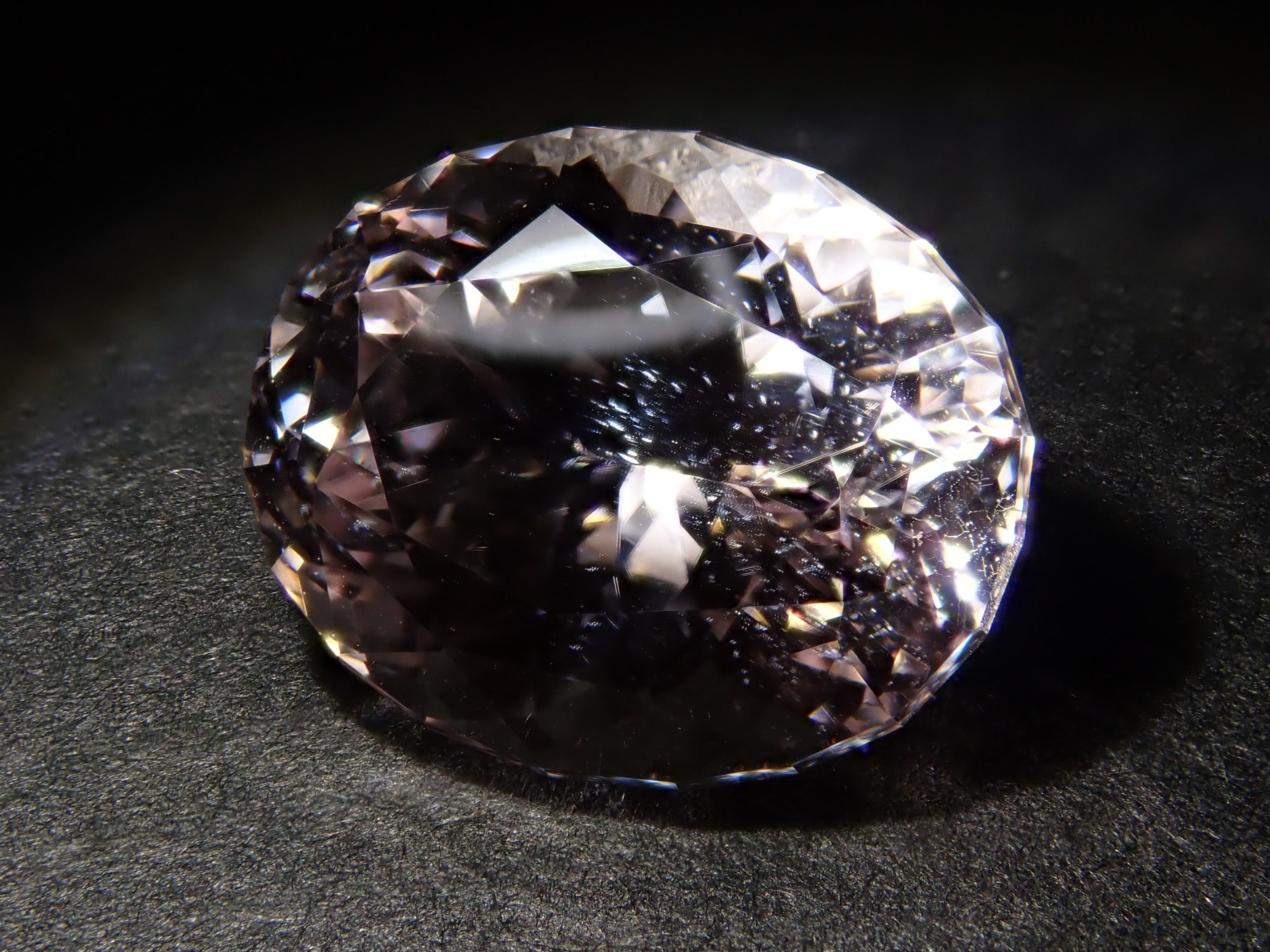 【11/14 22時販売】アフガニスタン産クンツァイト 3.973ctルース