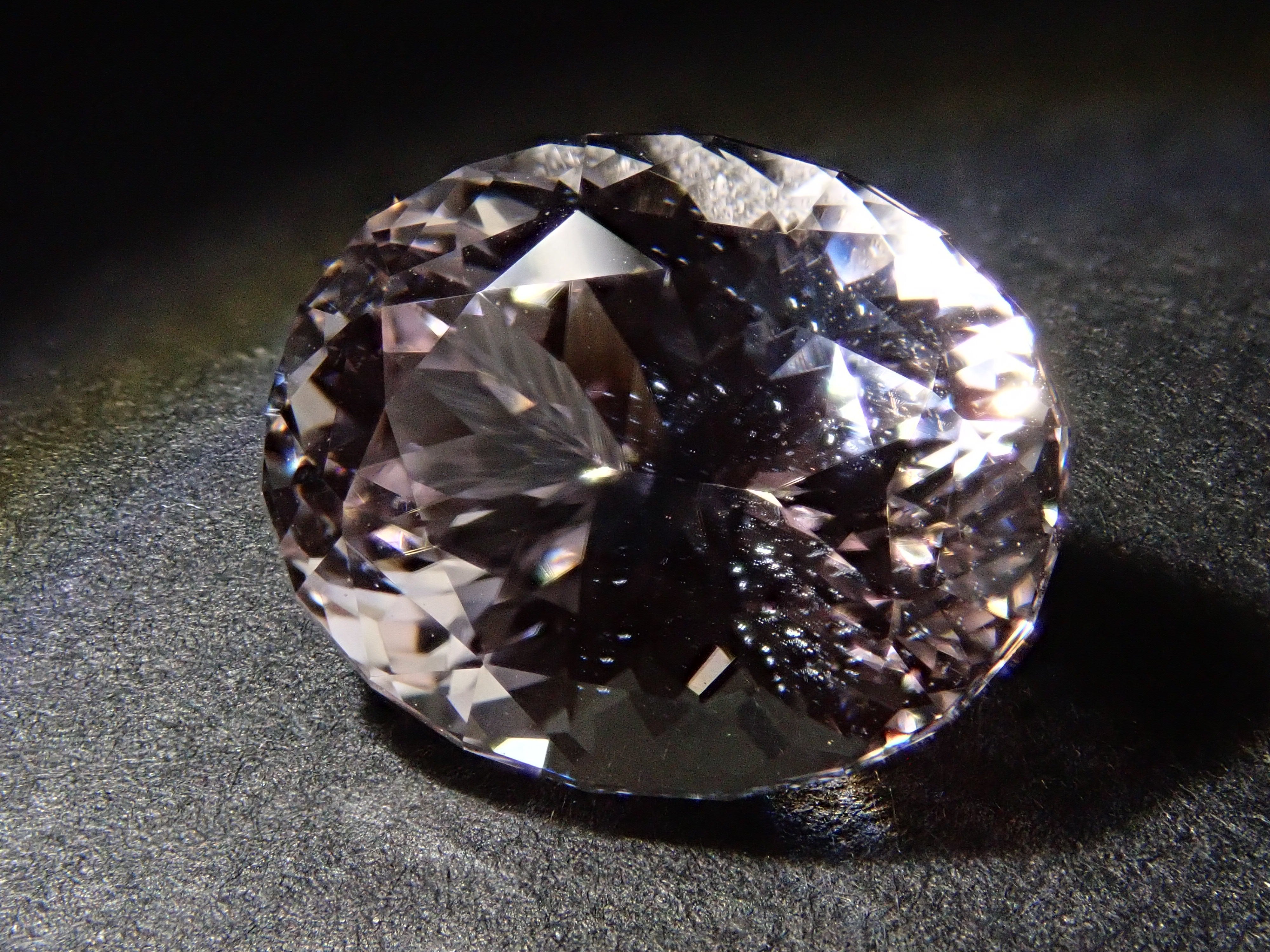 【11/14 22時販売】アフガニスタン産クンツァイト 3.973ctルース