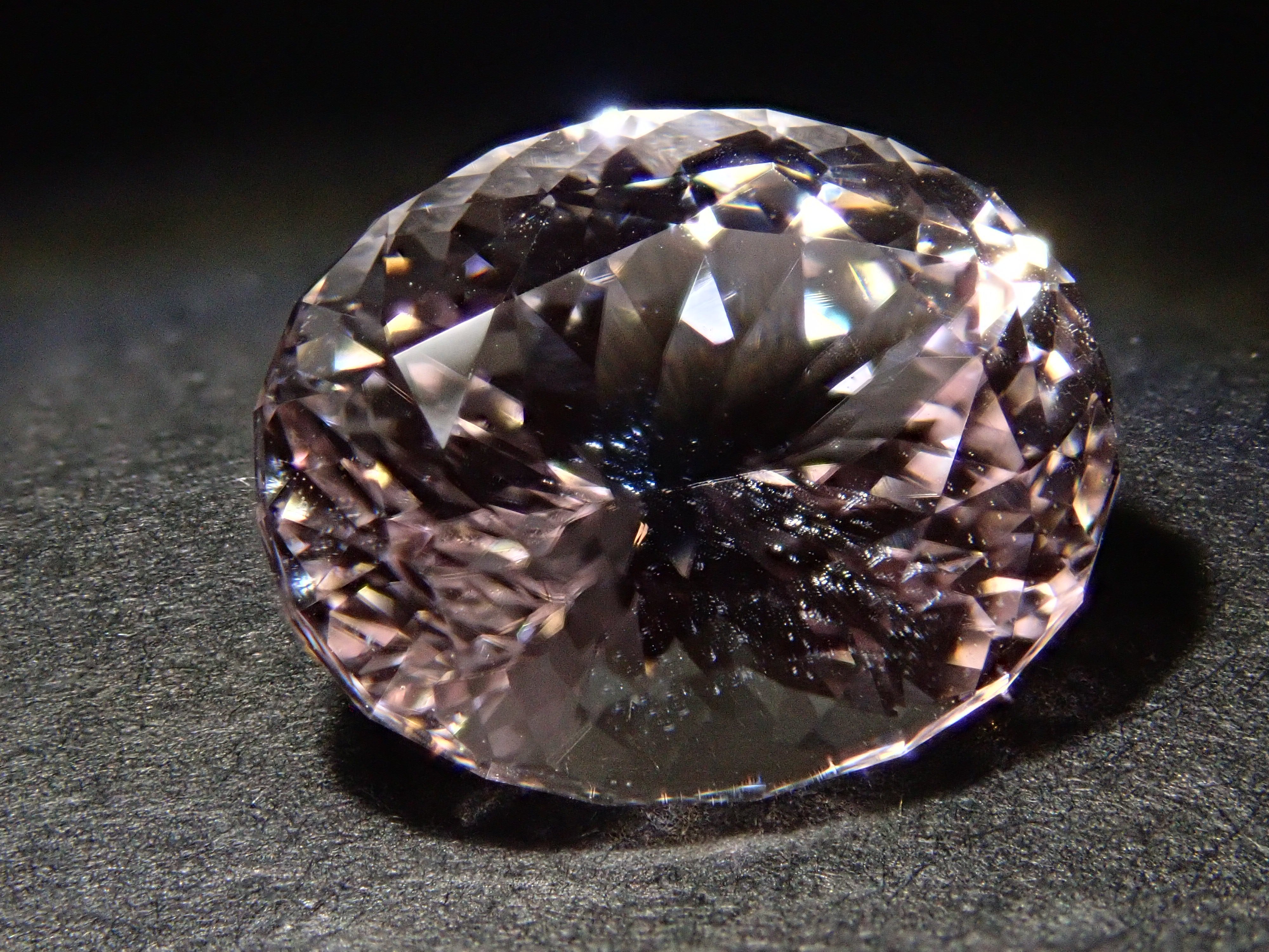 【11/14 22時販売】アフガニスタン産クンツァイト 3.973ctルース