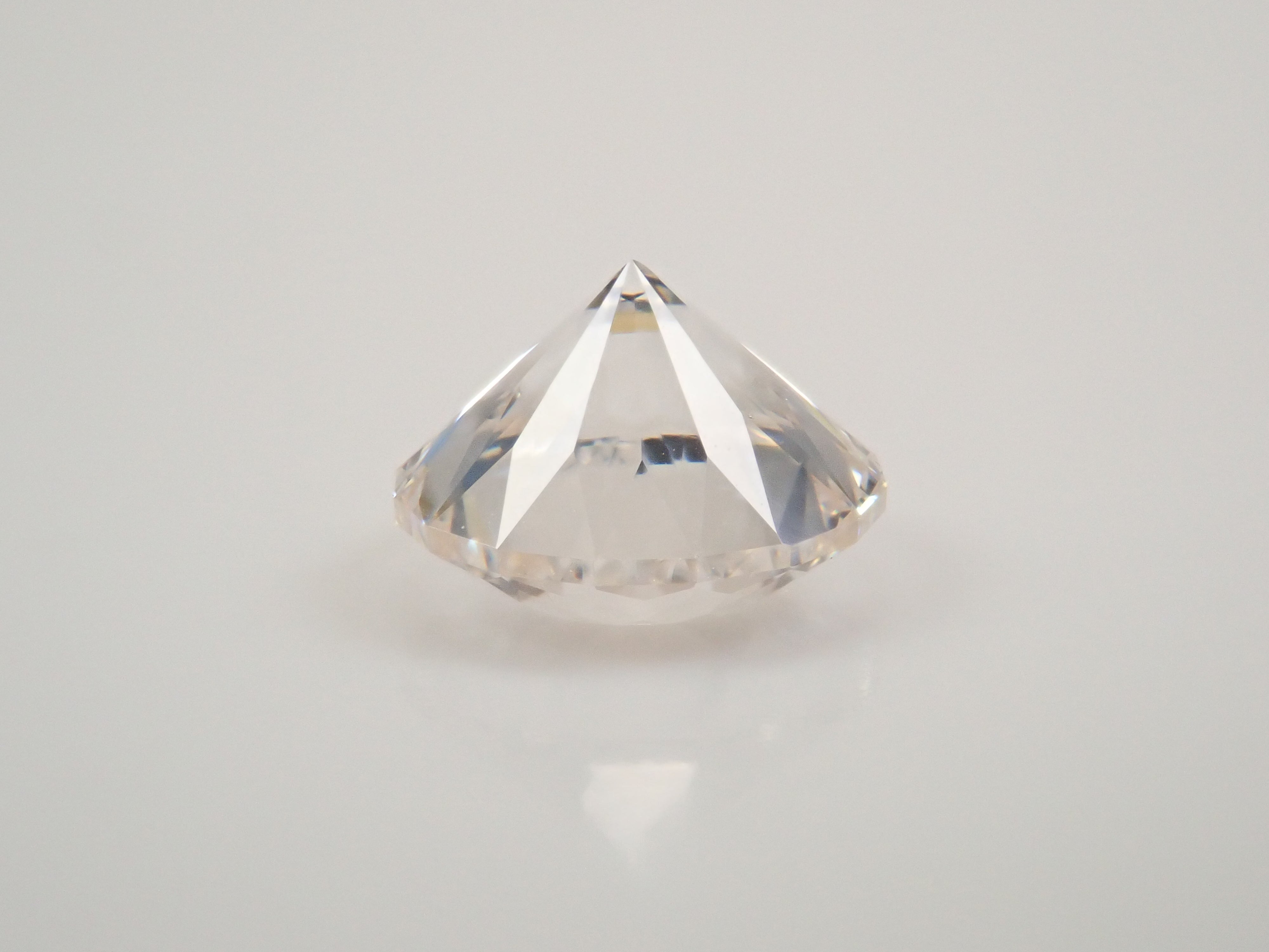 【11/15 22時販売】GGG（ガドリウムガリウムガーネット） 6.4mm/2.380ctルース