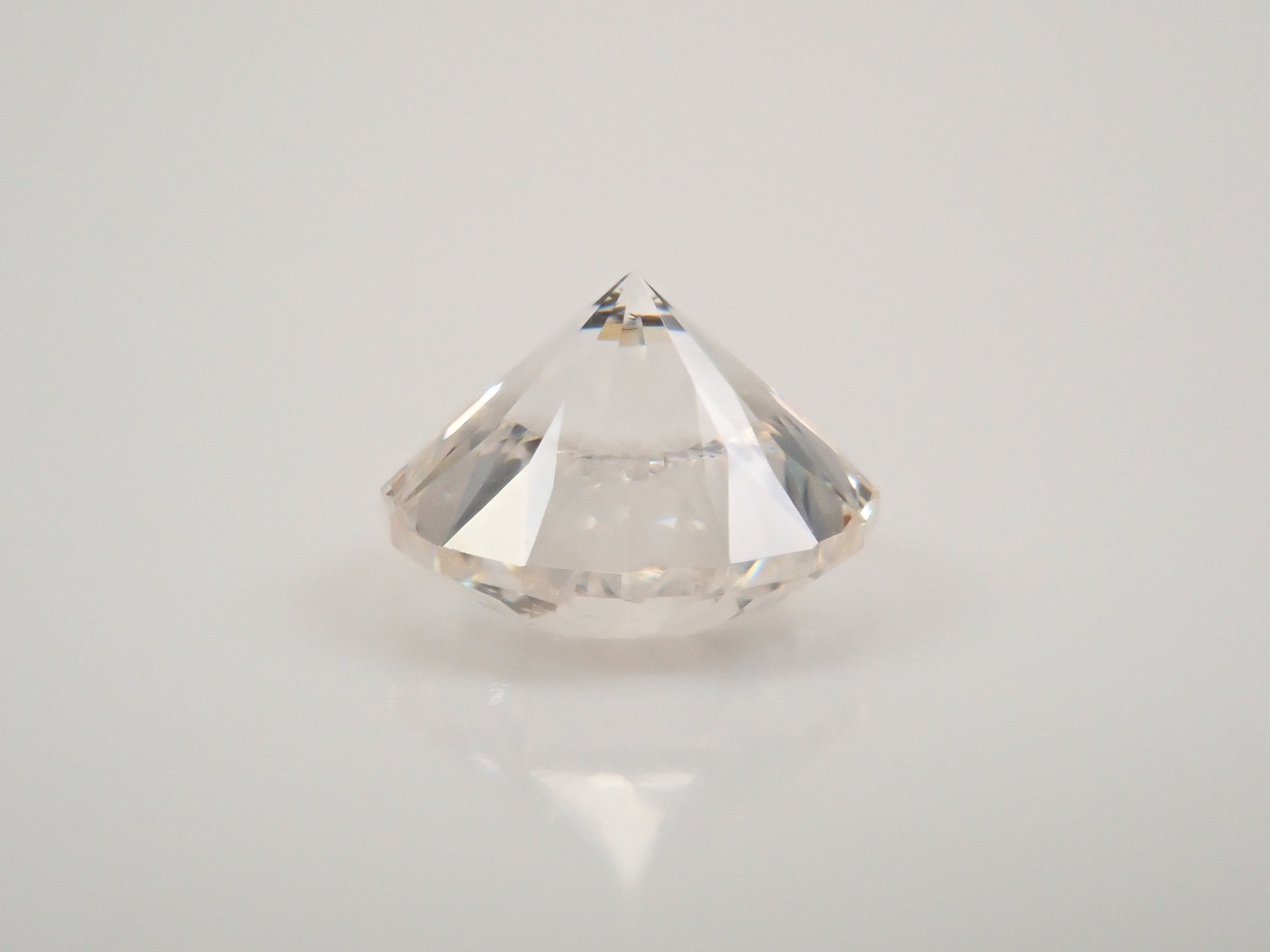 【11/15 22時販売】GGG（ガドリウムガリウムガーネット） 6.4mm/2.380ctルース