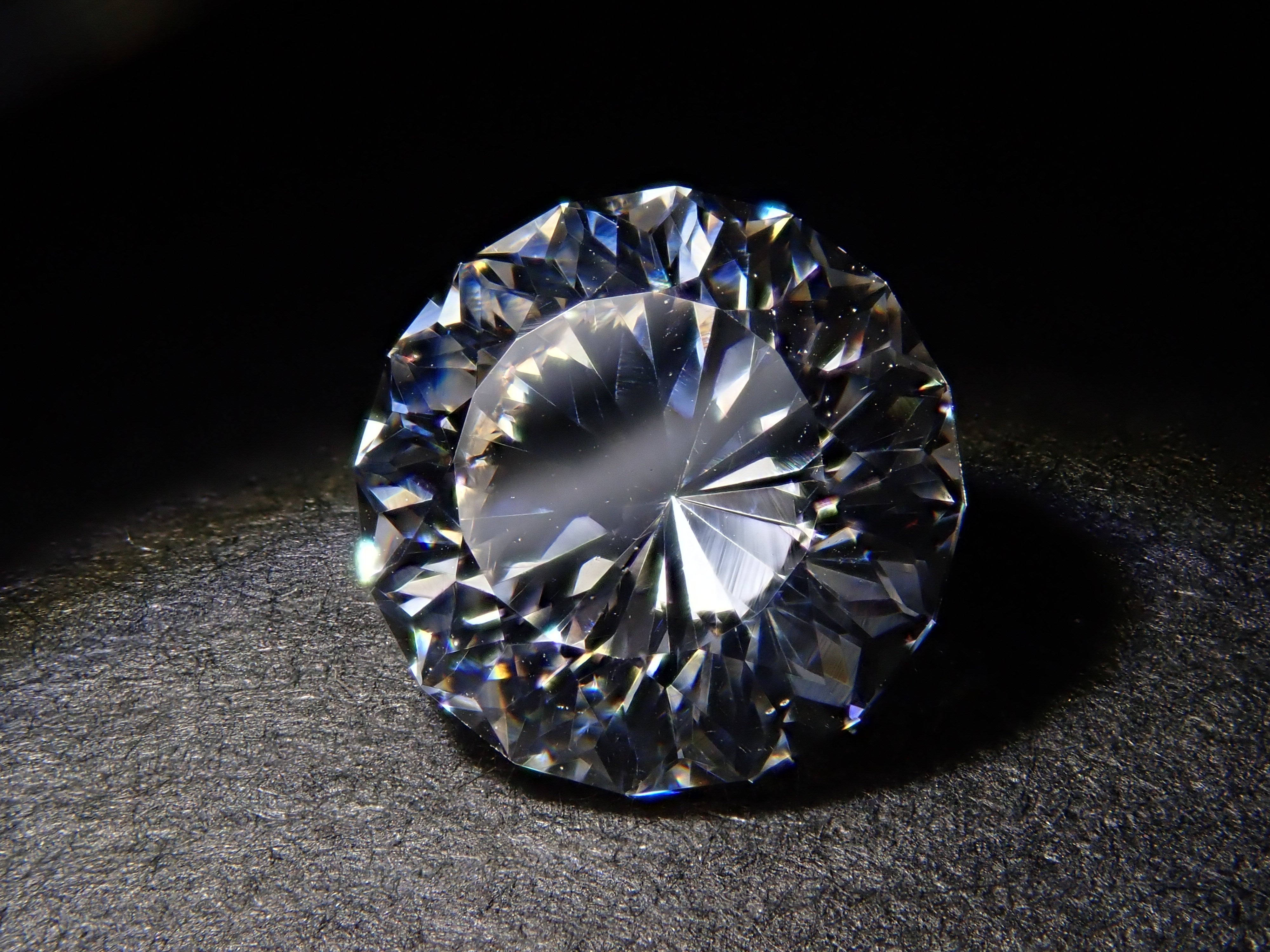 【11/15 22時販売】GGG（ガドリウムガリウムガーネット） 6.4mm/2.380ctルース