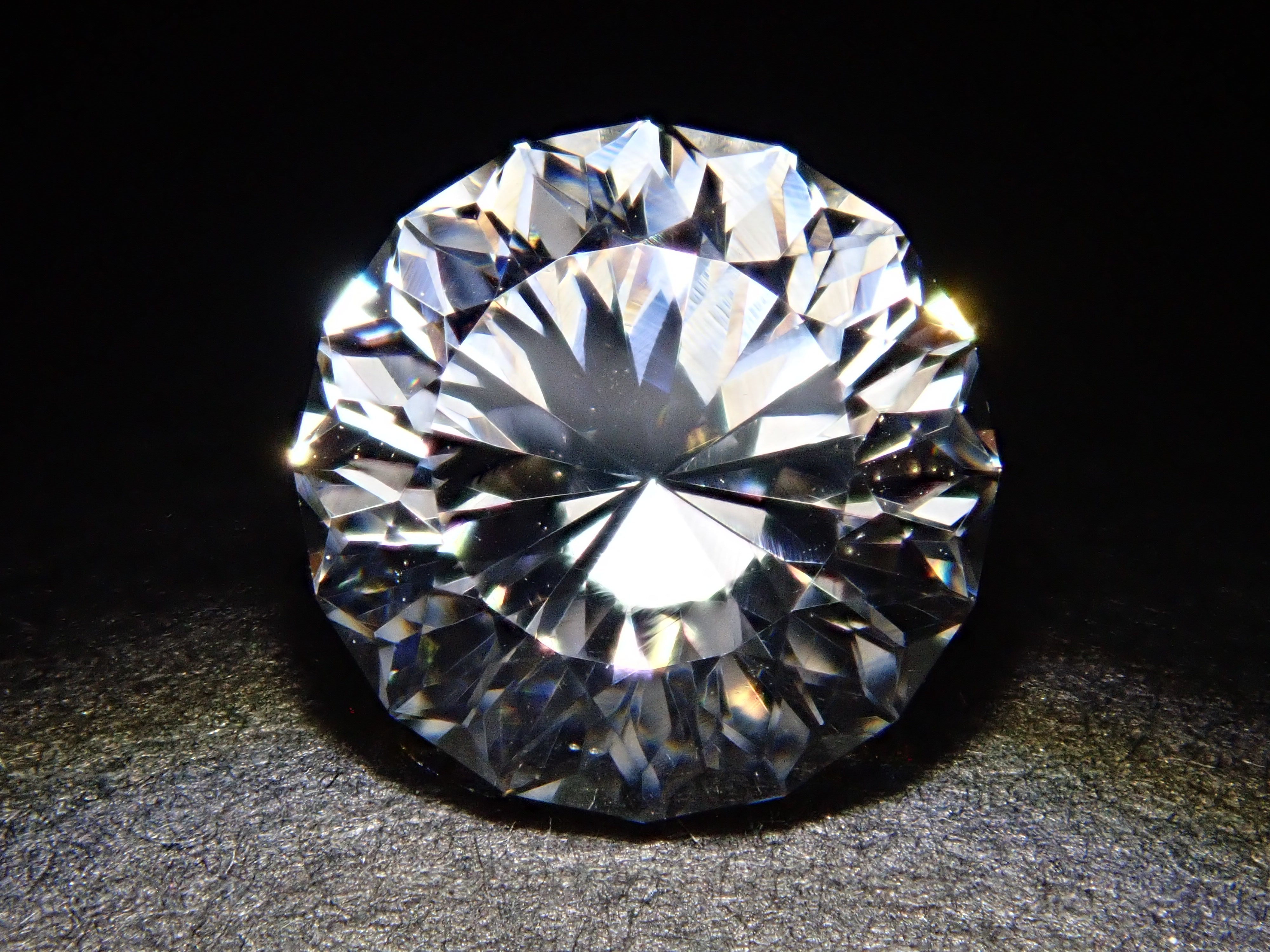 【11/15 22時販売】GGG（ガドリウムガリウムガーネット） 6.4mm/2.380ctルース