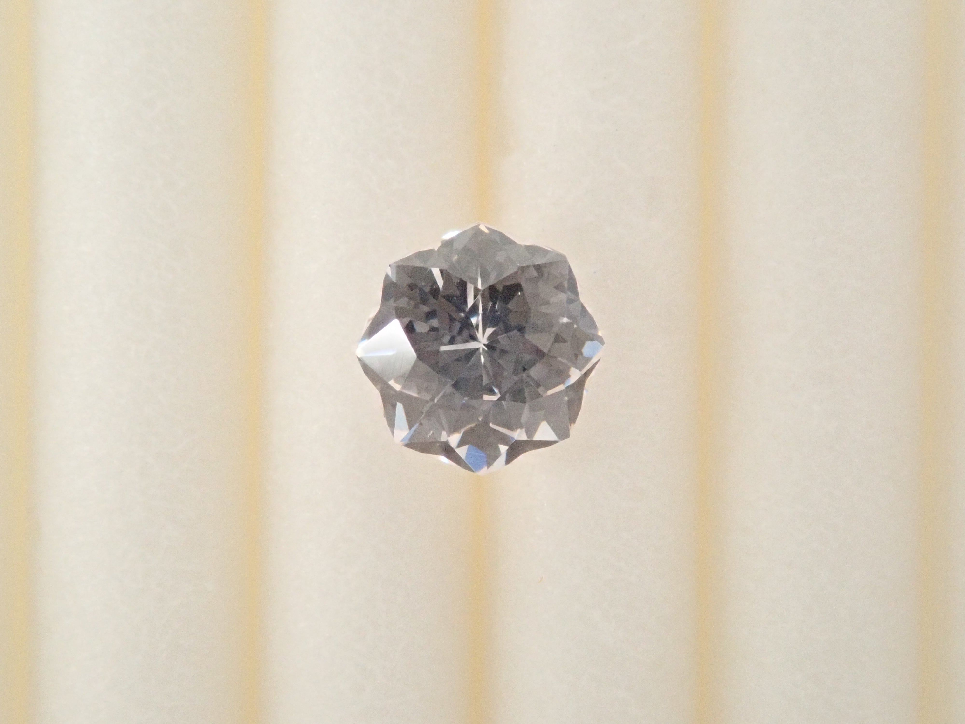 GGG（ガドリウムガリウムガーネット） 0.675ctルース