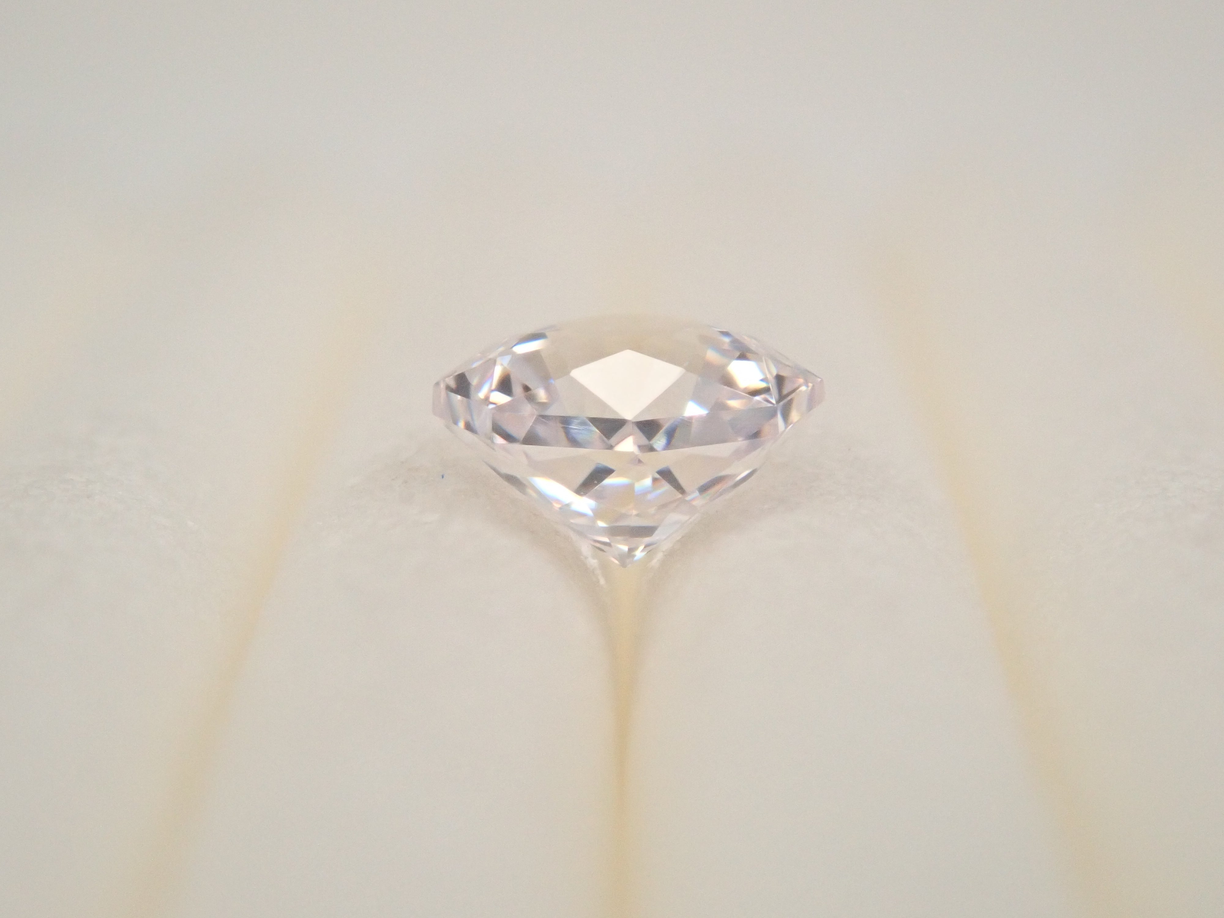 GGG（ガドリウムガリウムガーネット） 0.675ctルース