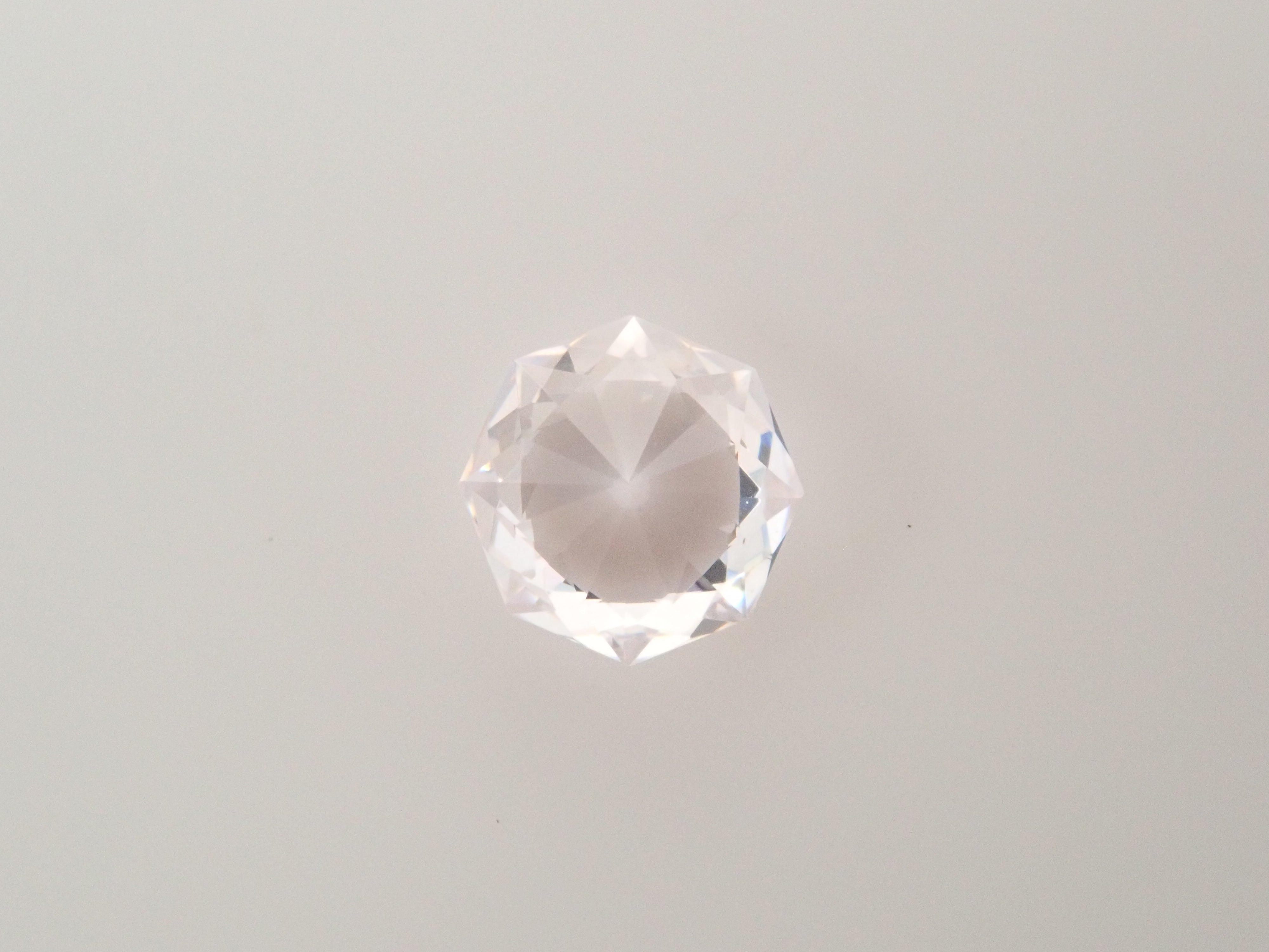 GGG（ガドリウムガリウムガーネット） 0.675ctルース