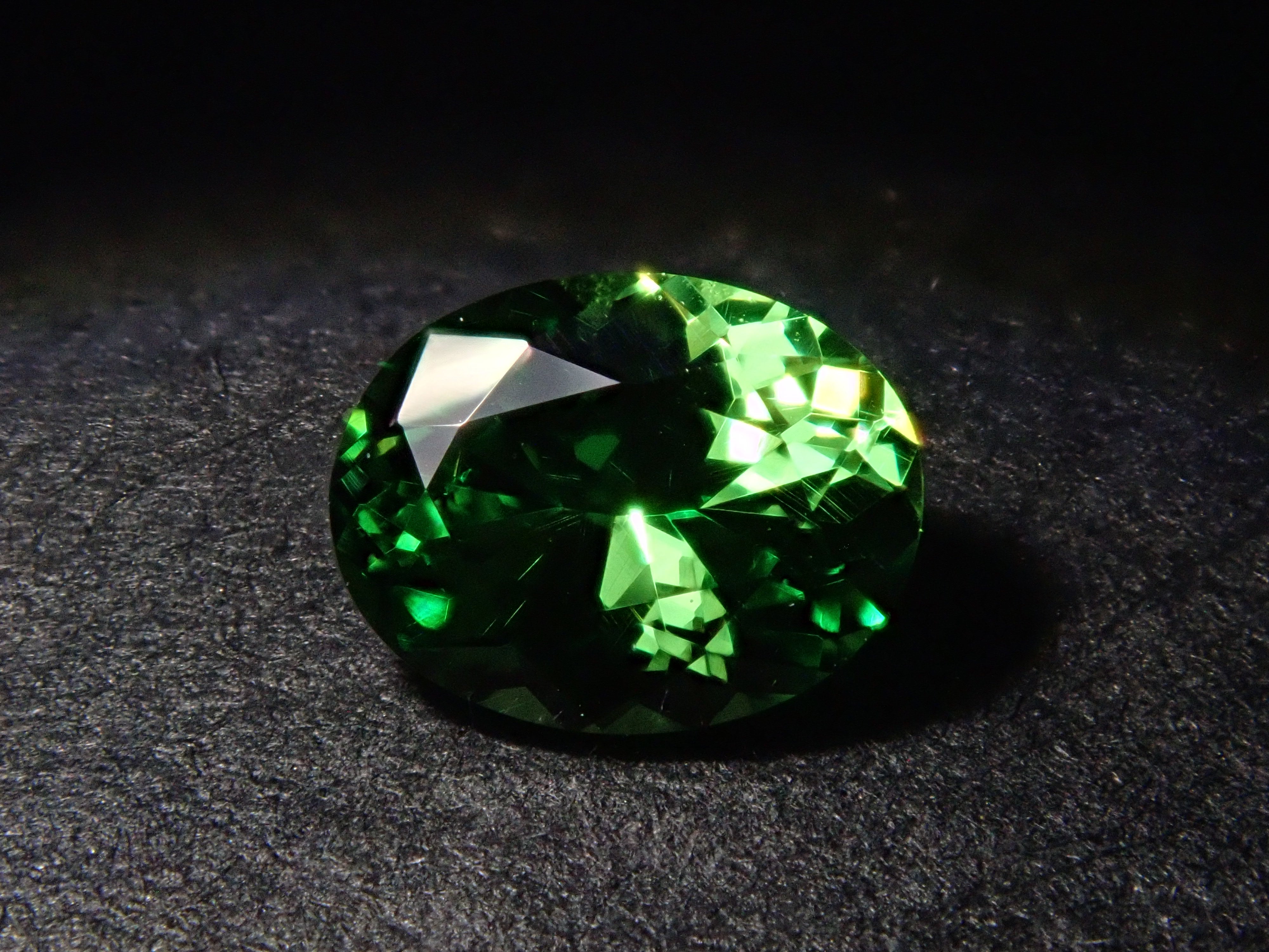 ケニア産ツァボライト 0.411ctルース