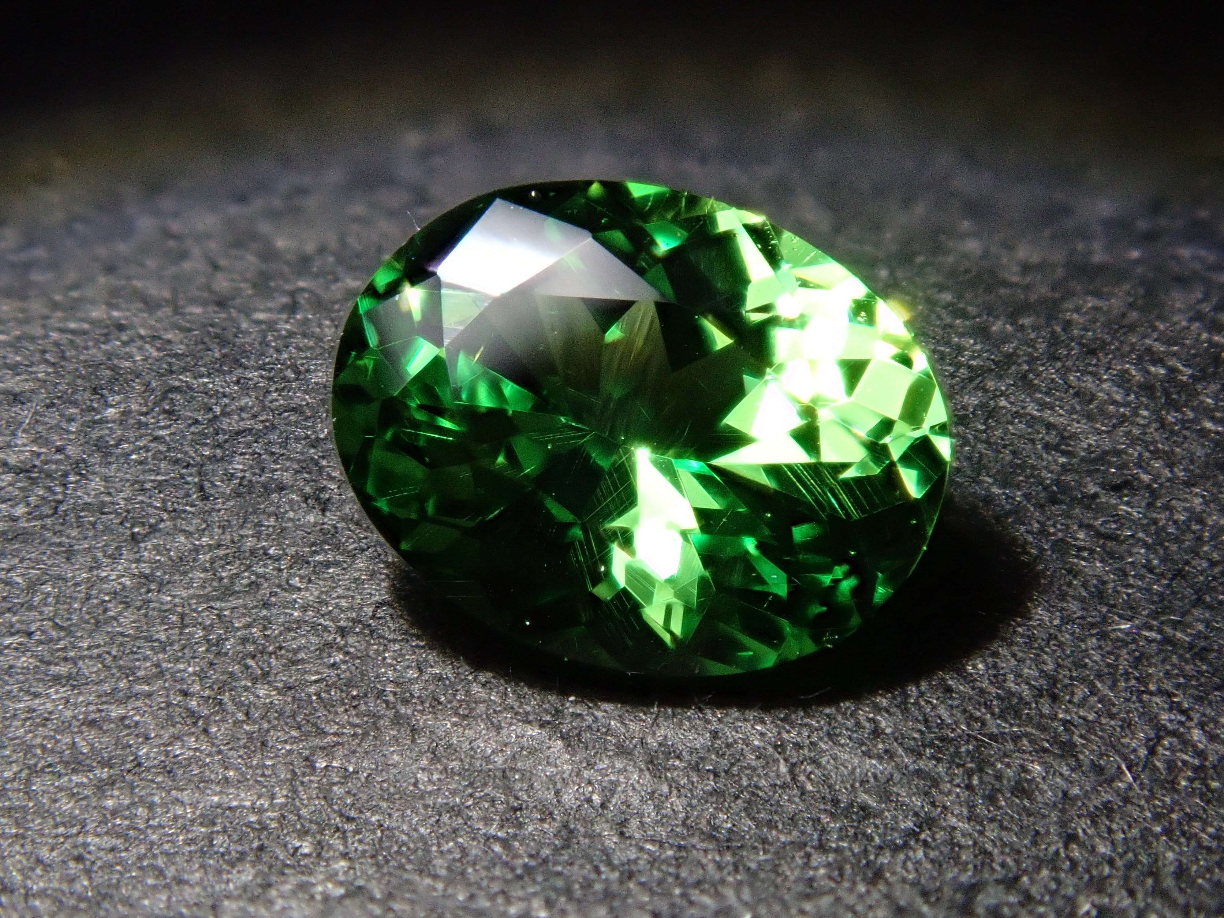 ケニア産ツァボライト 0.411ctルース