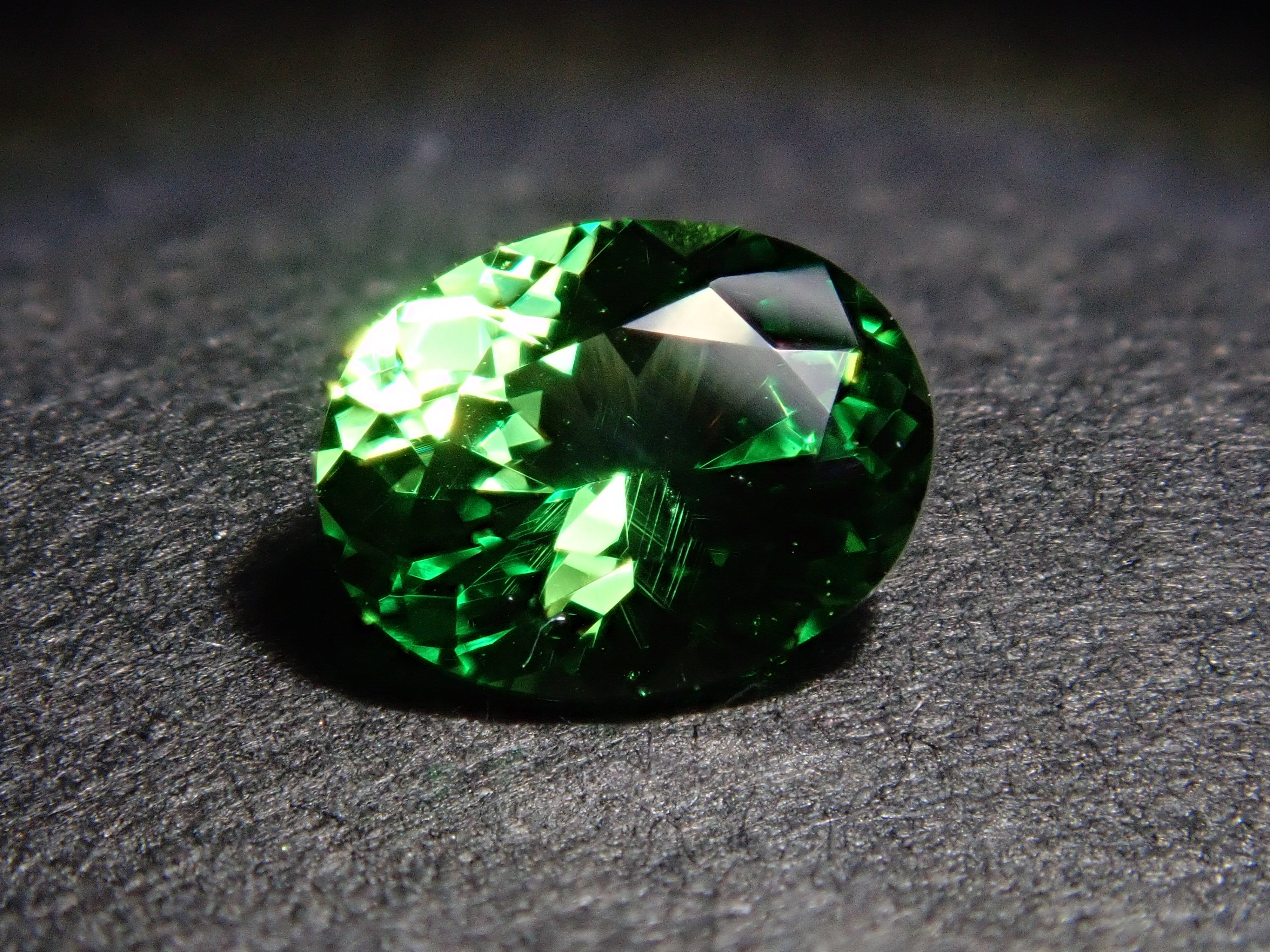 ケニア産ツァボライト 0.411ctルース