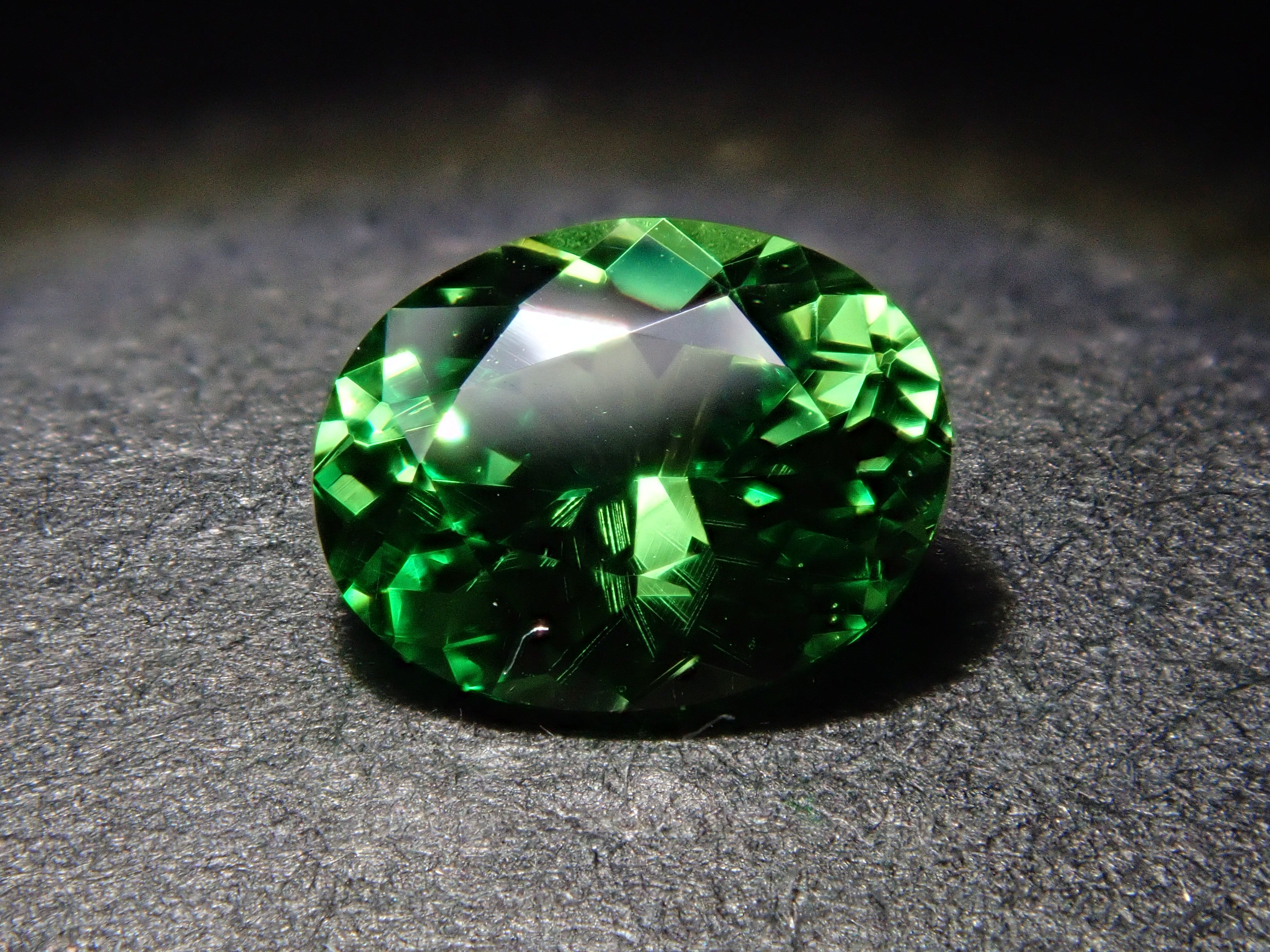 ケニア産ツァボライト 0.411ctルース