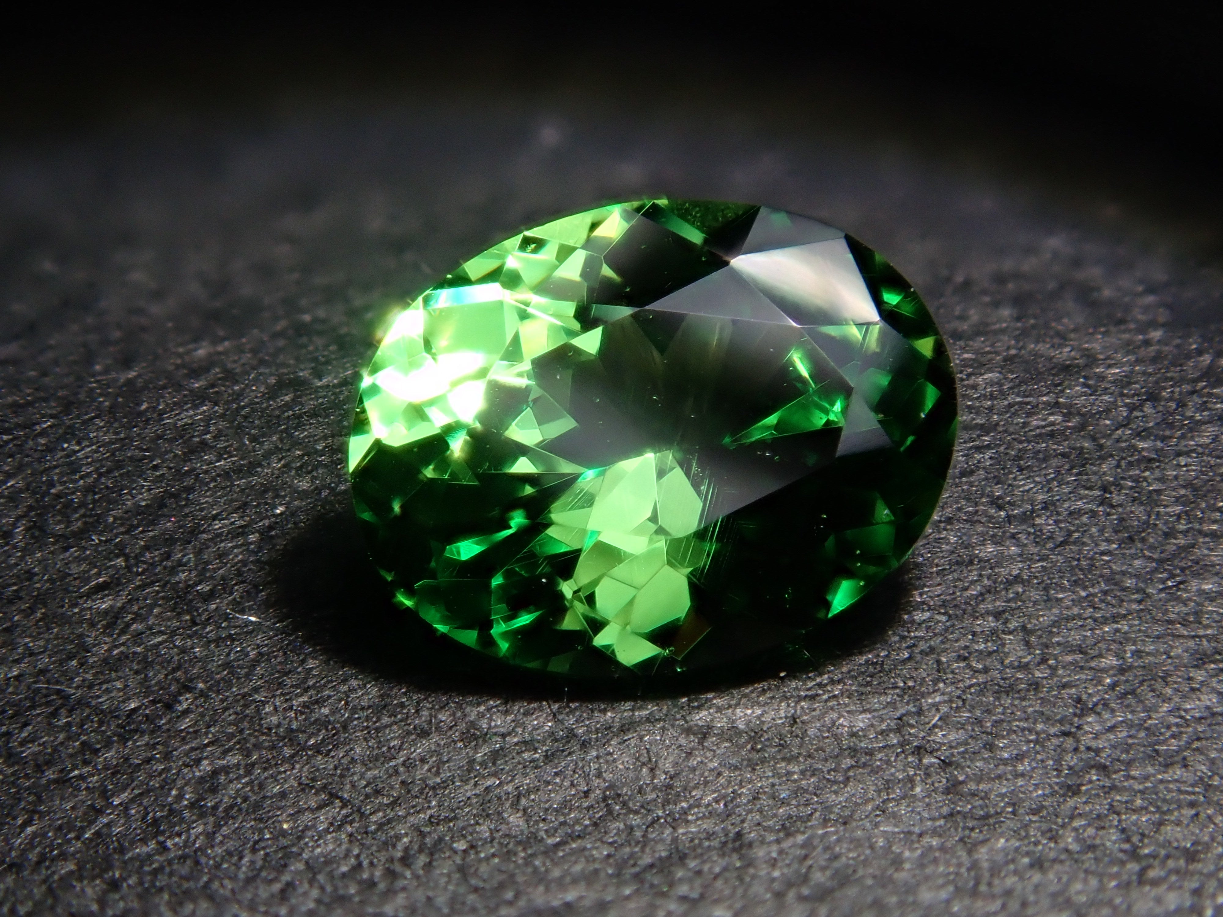 ケニア産ツァボライト 0.411ctルース