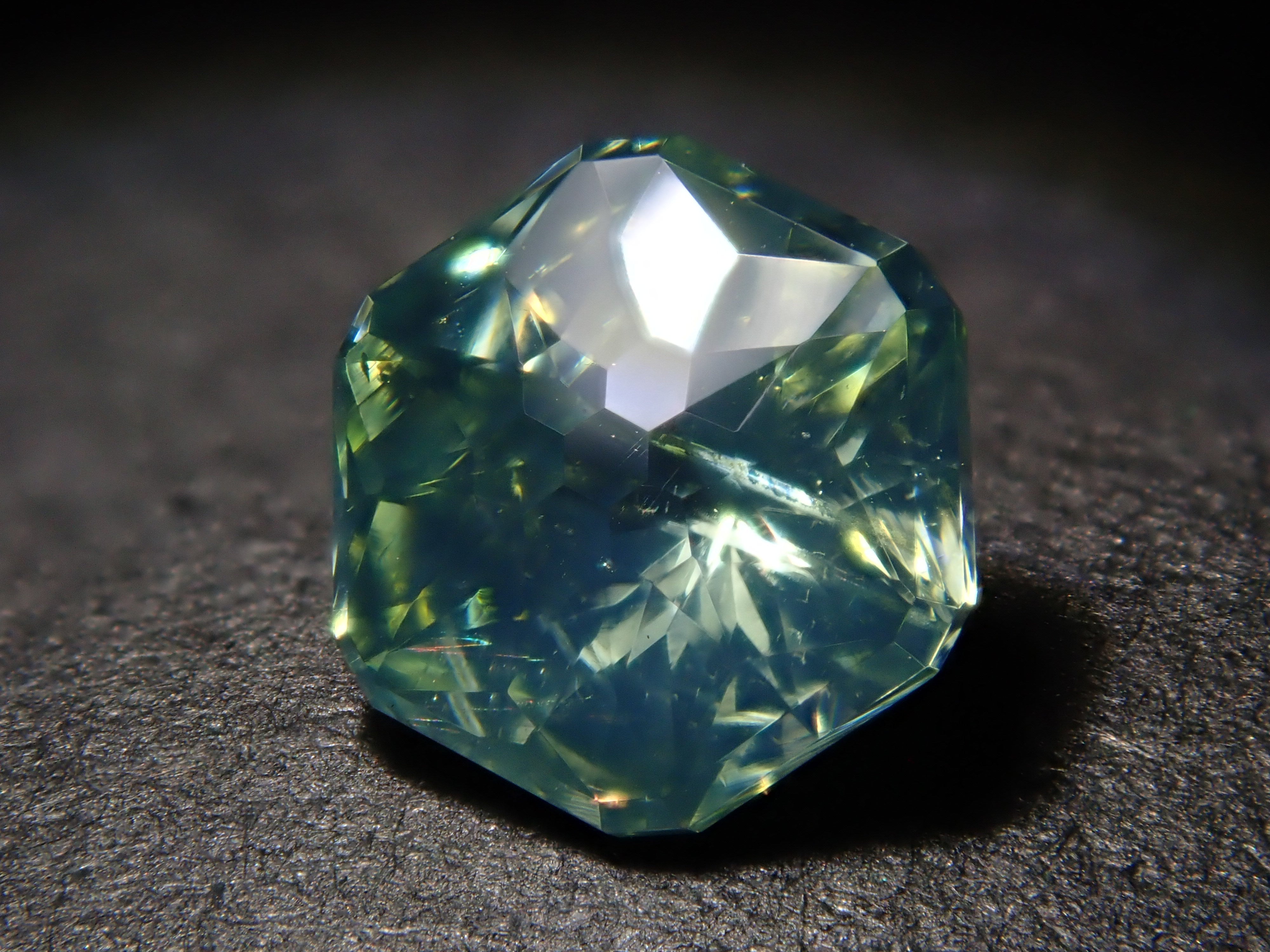 【11/17 22時販売】スリランカ産グリーンジルコン 0.734ctルース