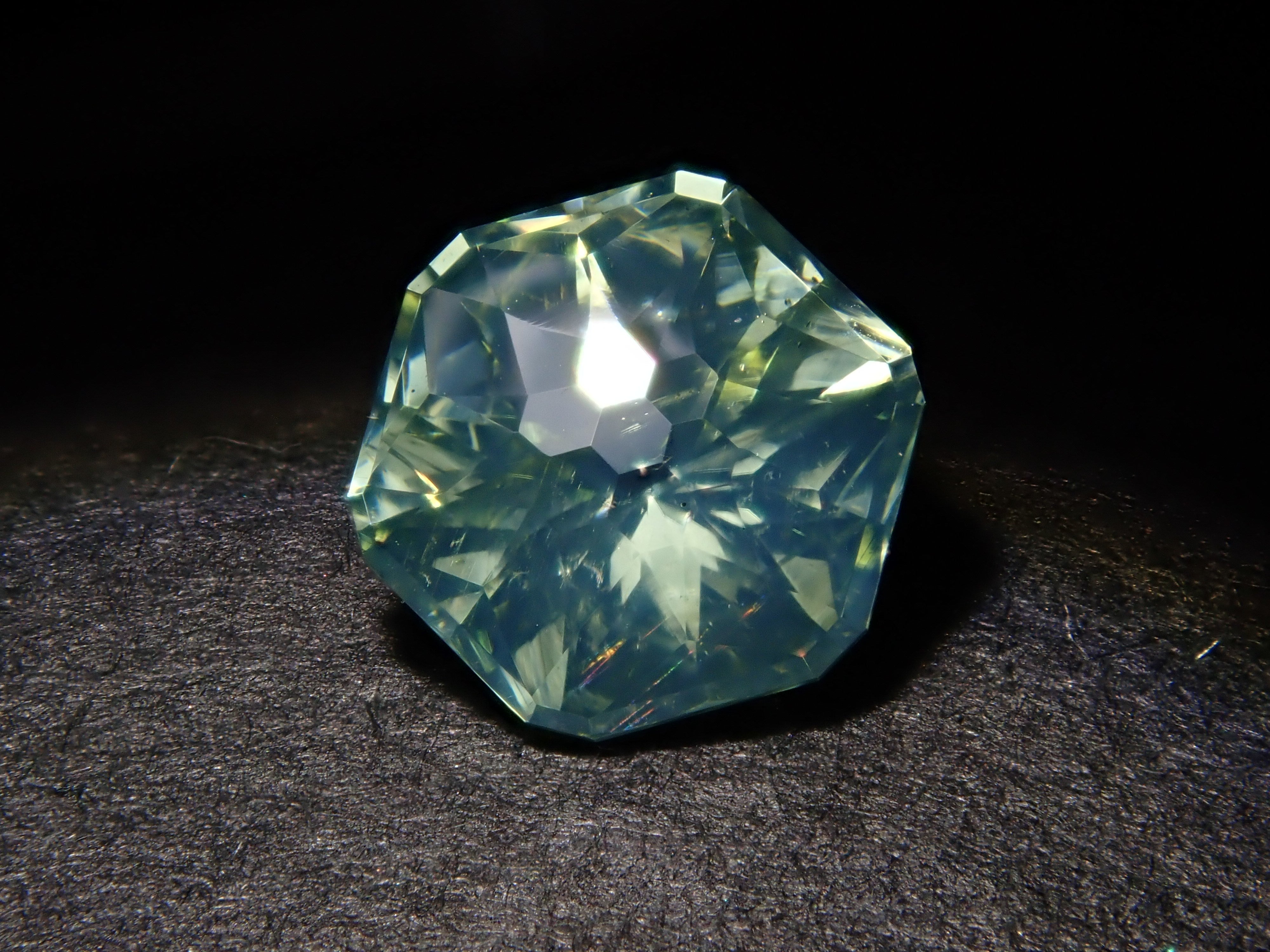 【11/17 22時販売】スリランカ産グリーンジルコン 0.734ctルース