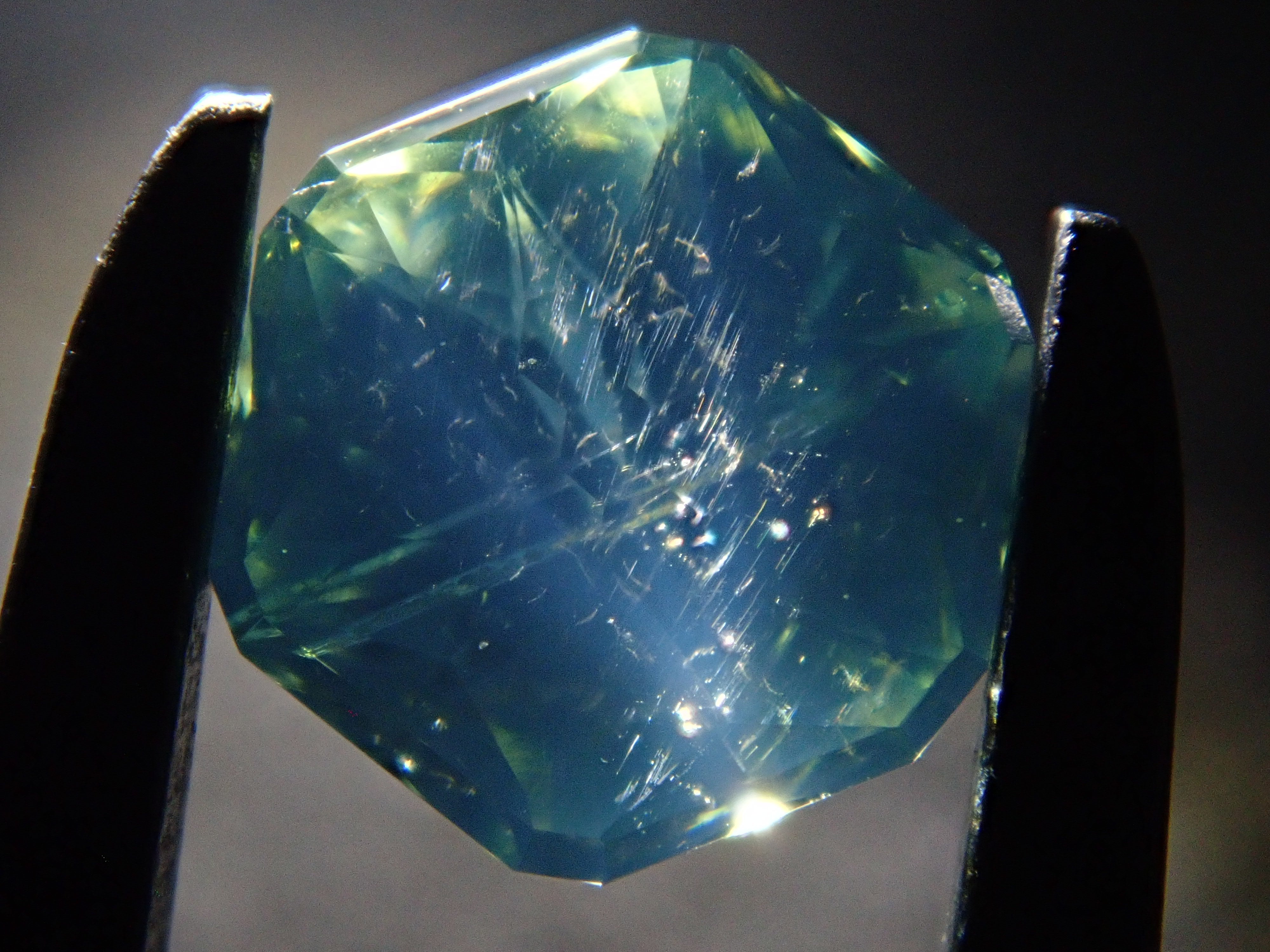 【11/17 22時販売】スリランカ産グリーンジルコン 0.734ctルース