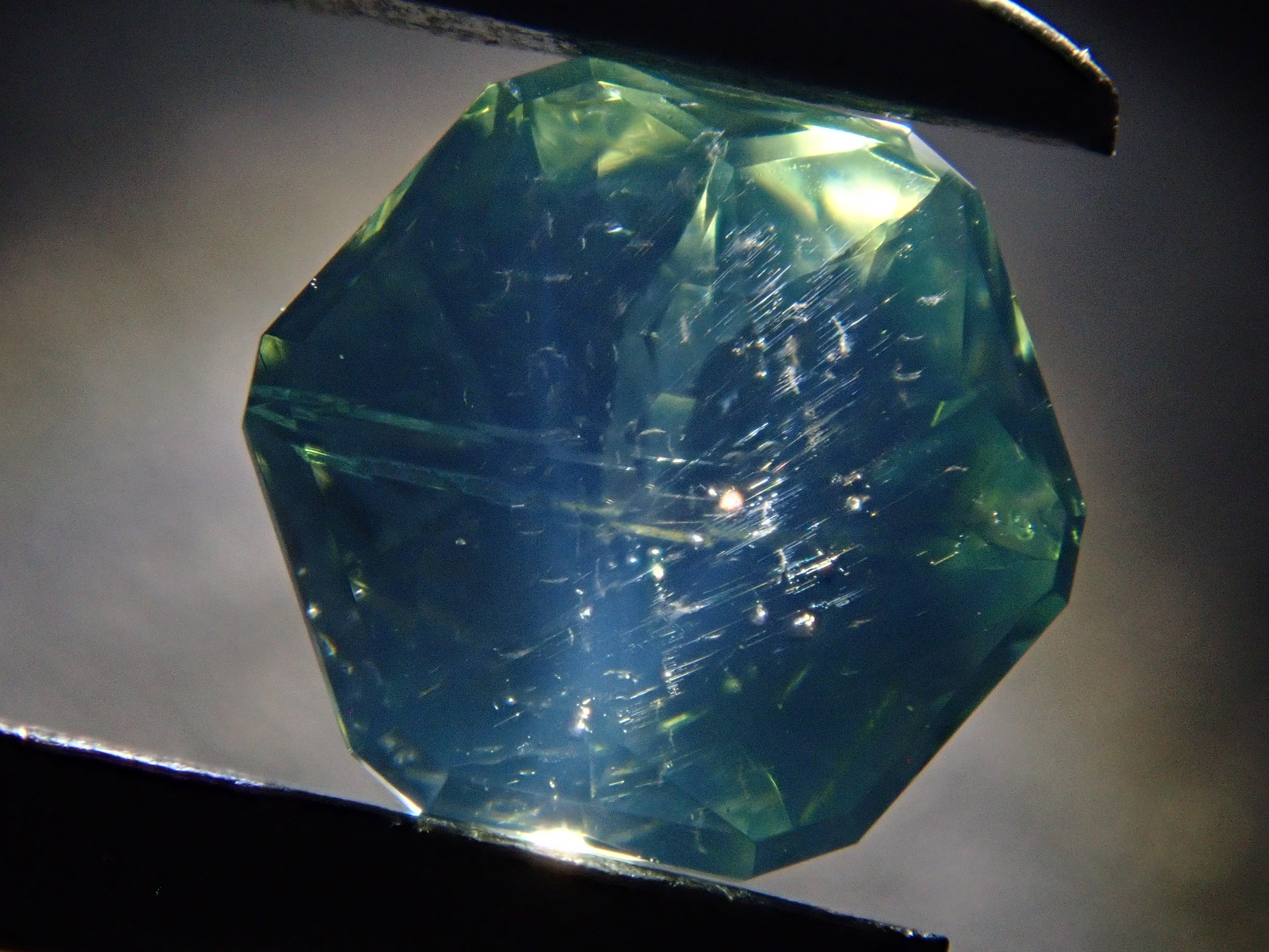 スリランカ産非加熱天然ジルコンルース スリランカ産非加熱天然ジルコンルース