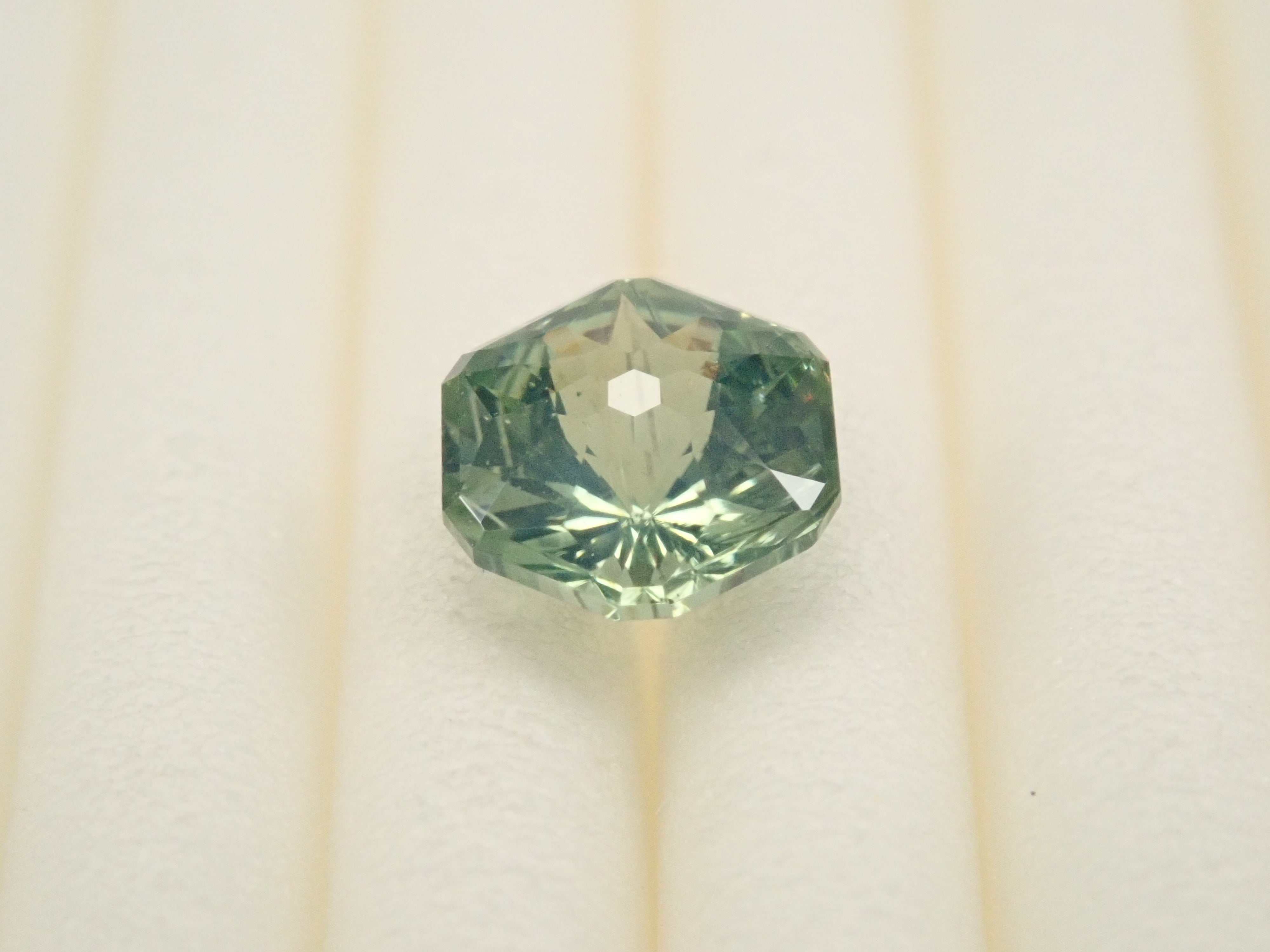 【11/17 22時販売】スリランカ産グリーンジルコン 0.734ctルース