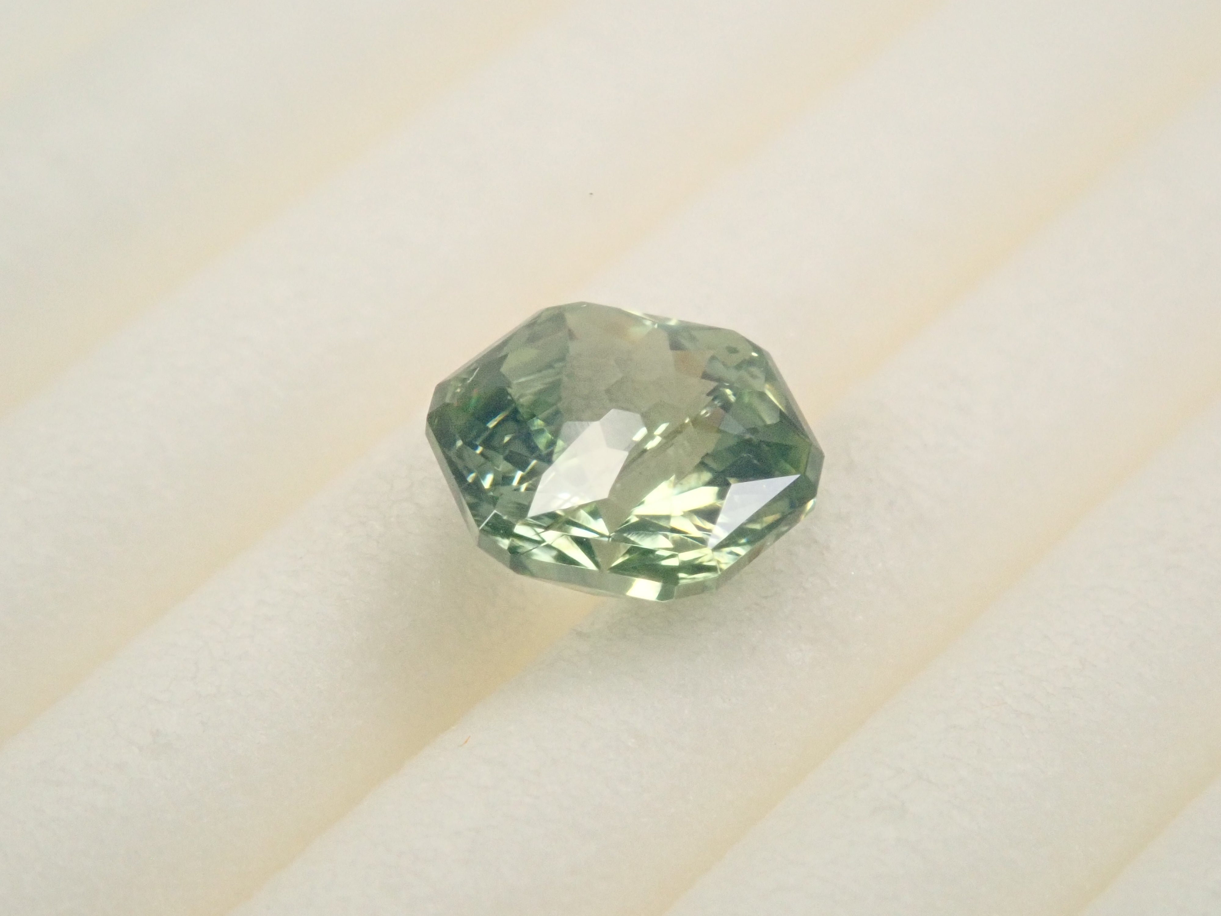 【11/17 22時販売】スリランカ産グリーンジルコン 0.734ctルース