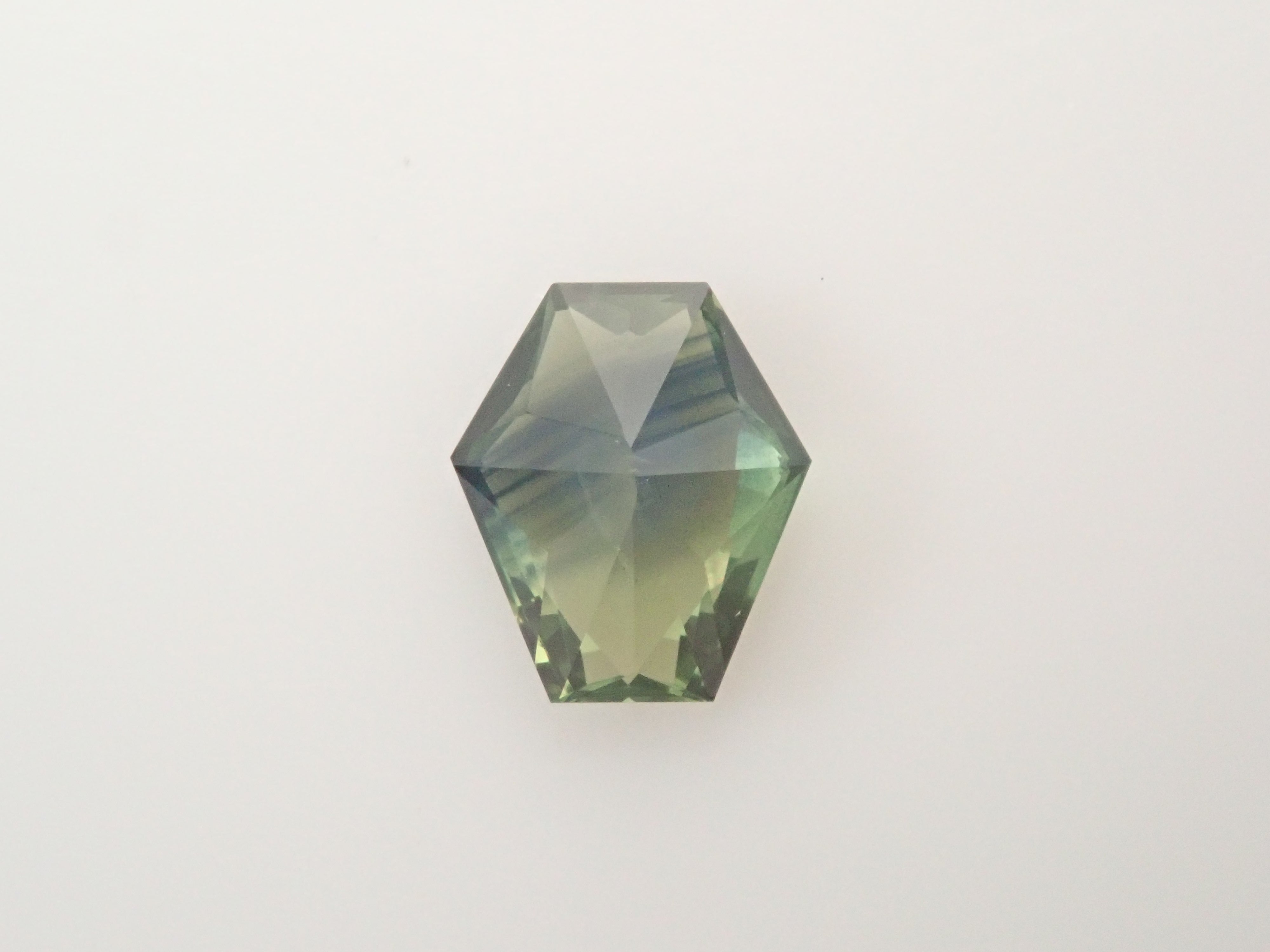 【11/18 22時販売】タンザニア産バイカラーサファイア 0.343ctルース