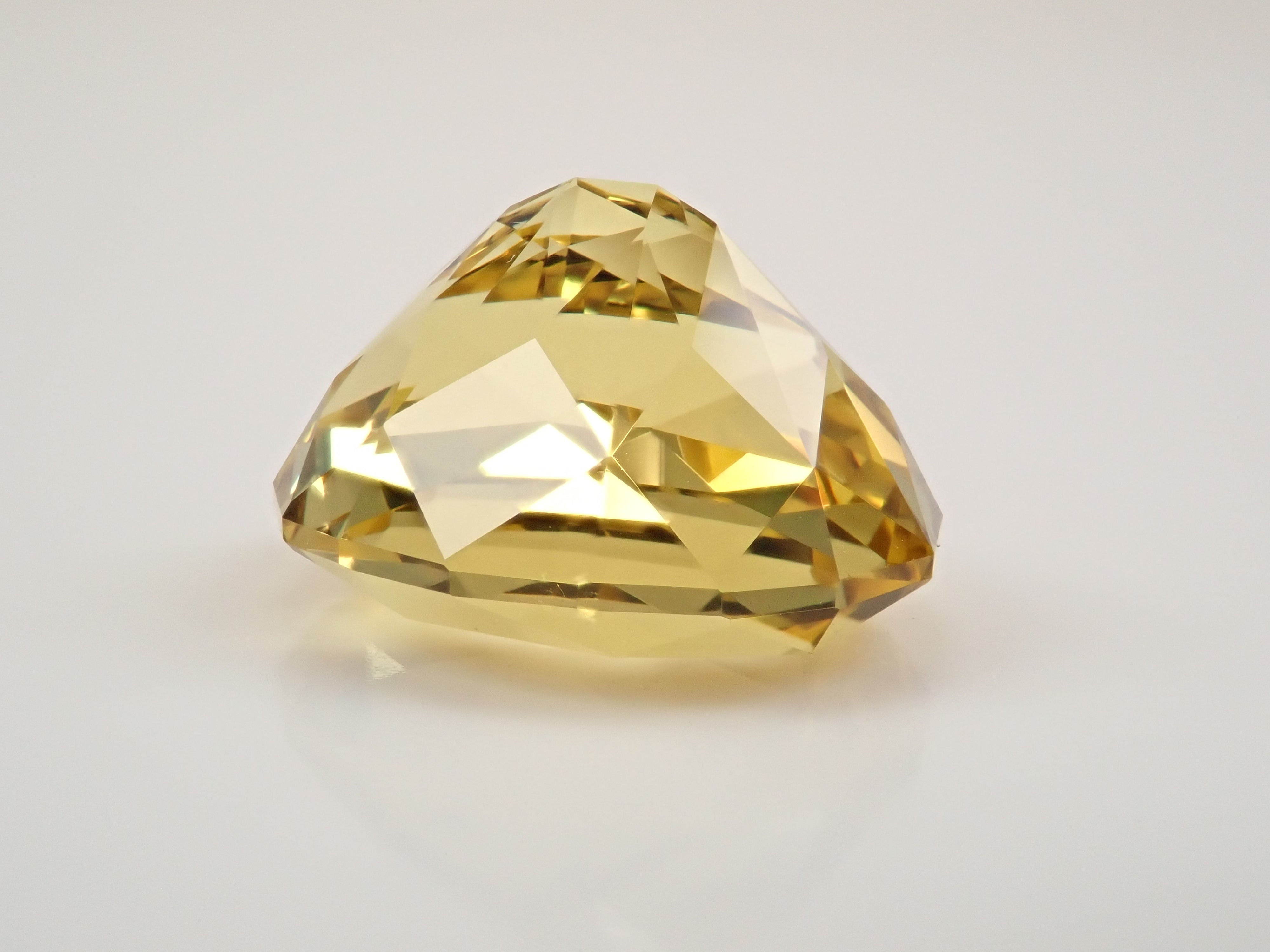 【11/20 22時販売】ブラジル産イエローベリル 9.747ctルース