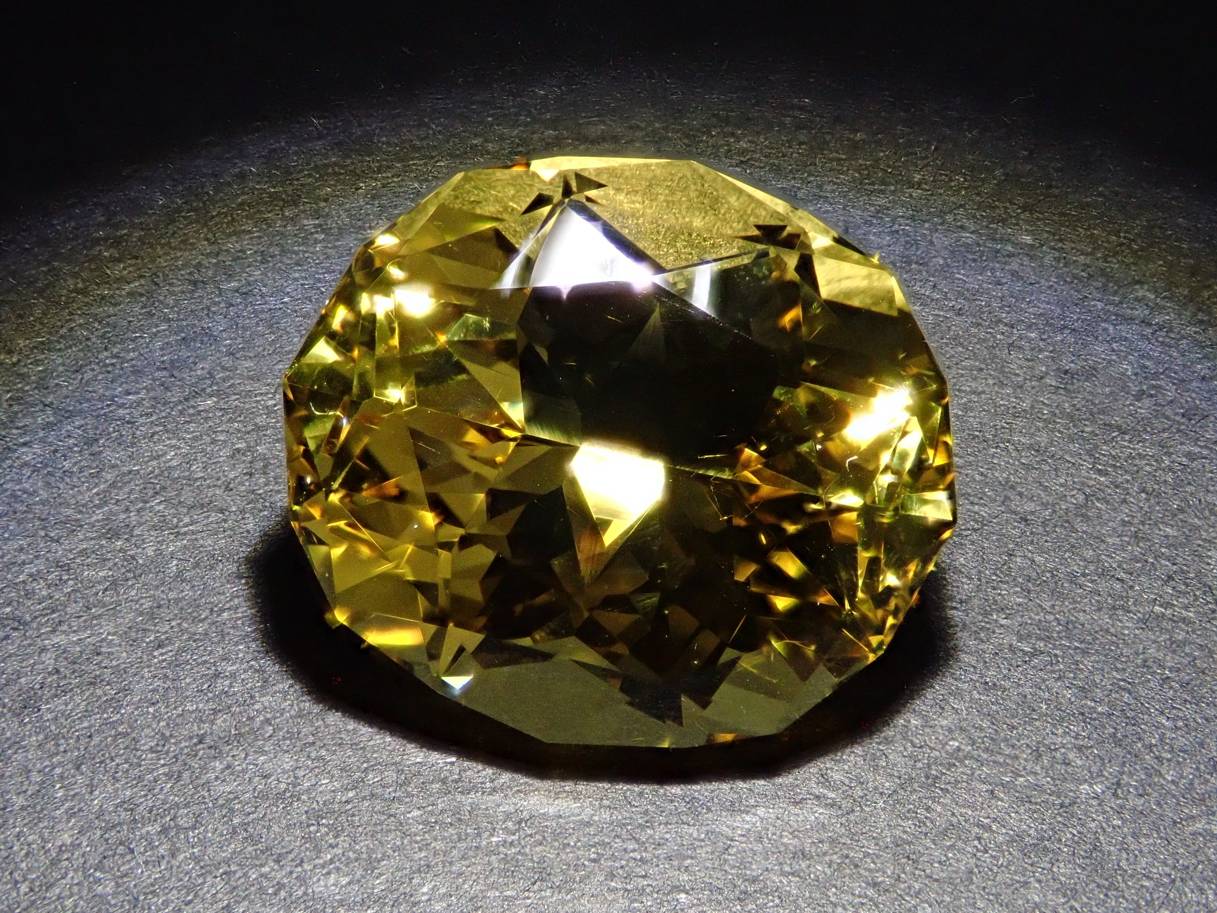 【11/20 22時販売】ブラジル産イエローベリル 9.747ctルース