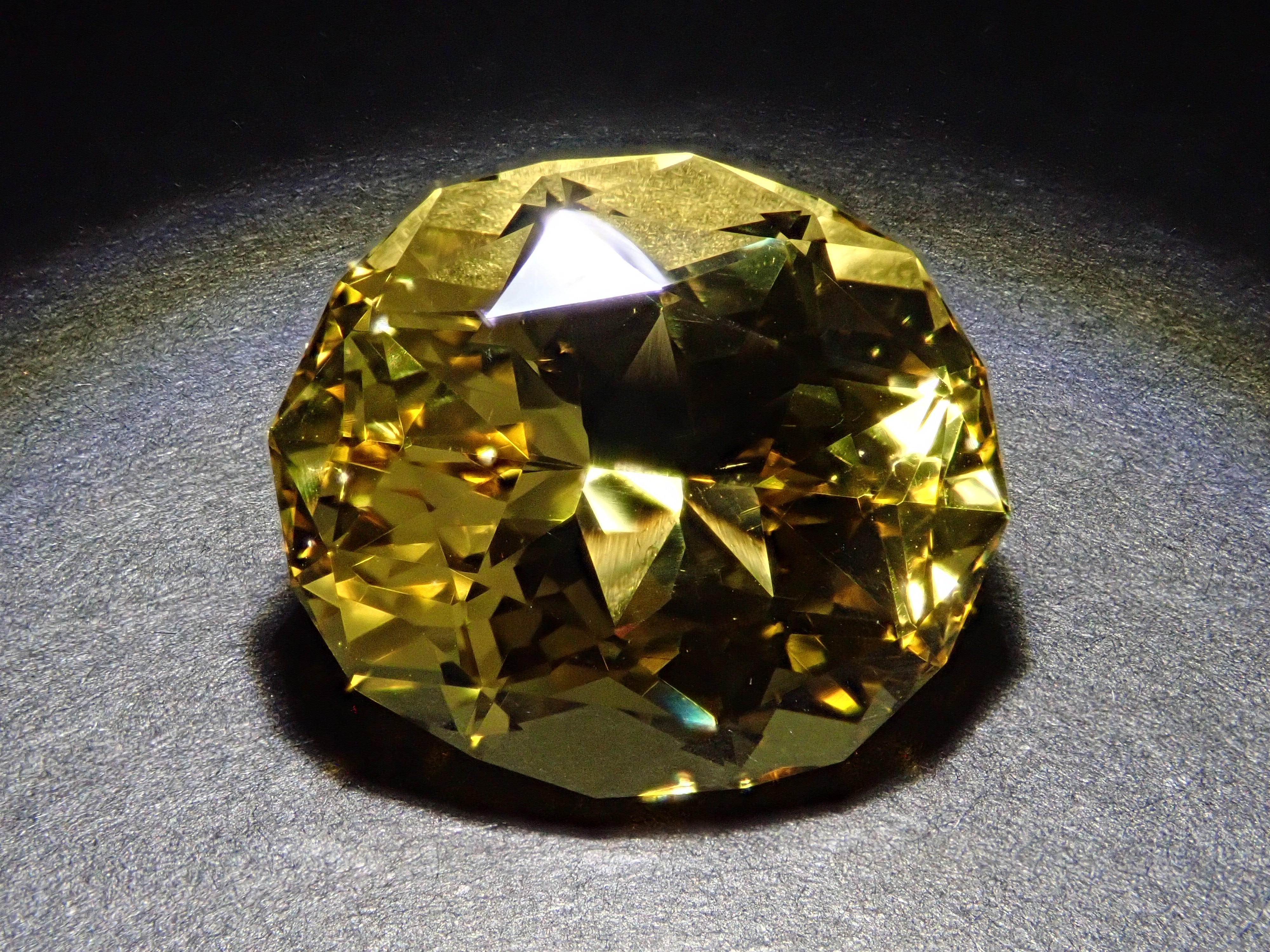 【11/20 22時販売】ブラジル産イエローベリル 9.747ctルース