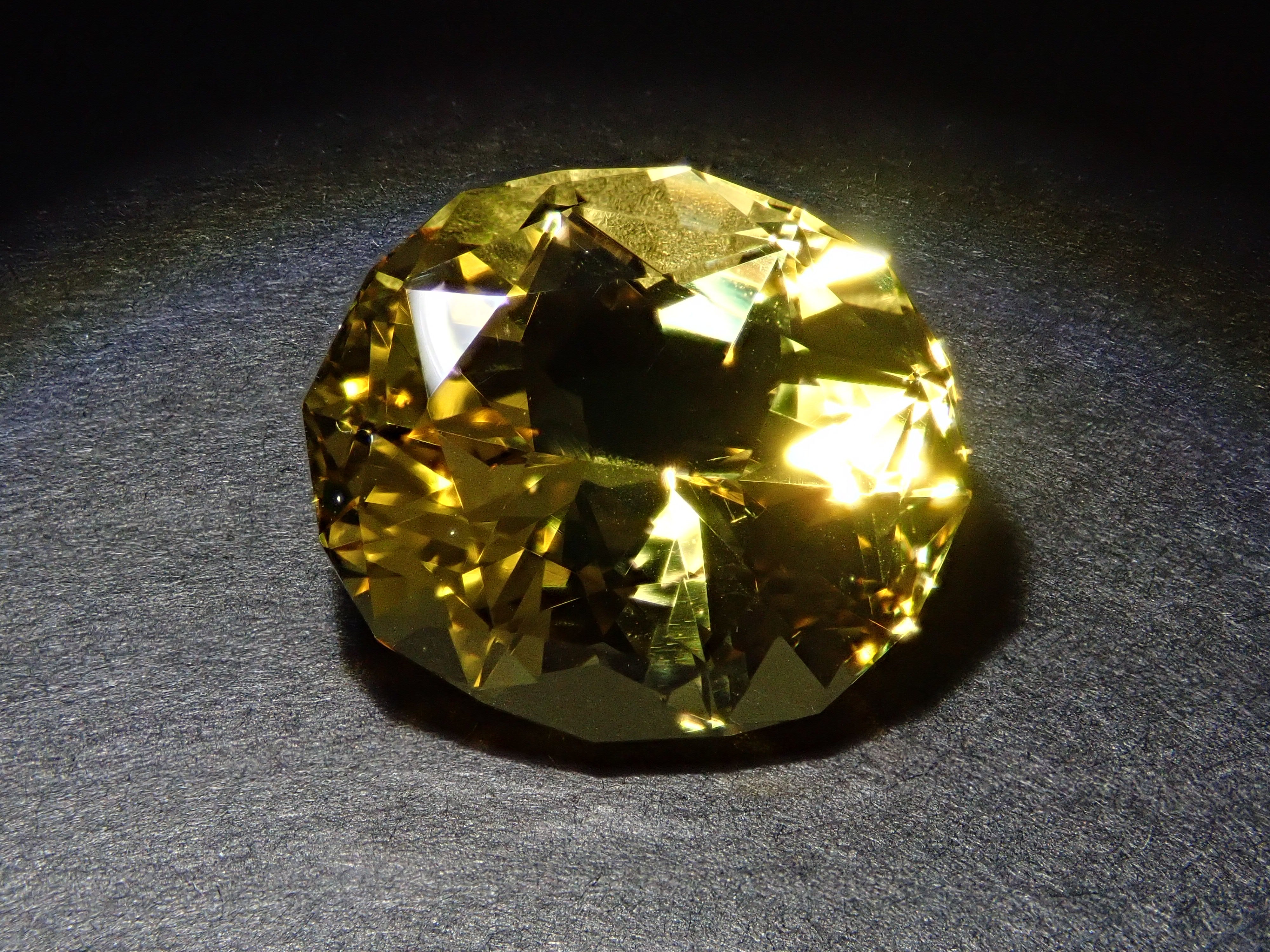 【11/20 22時販売】ブラジル産イエローベリル 9.747ctルース