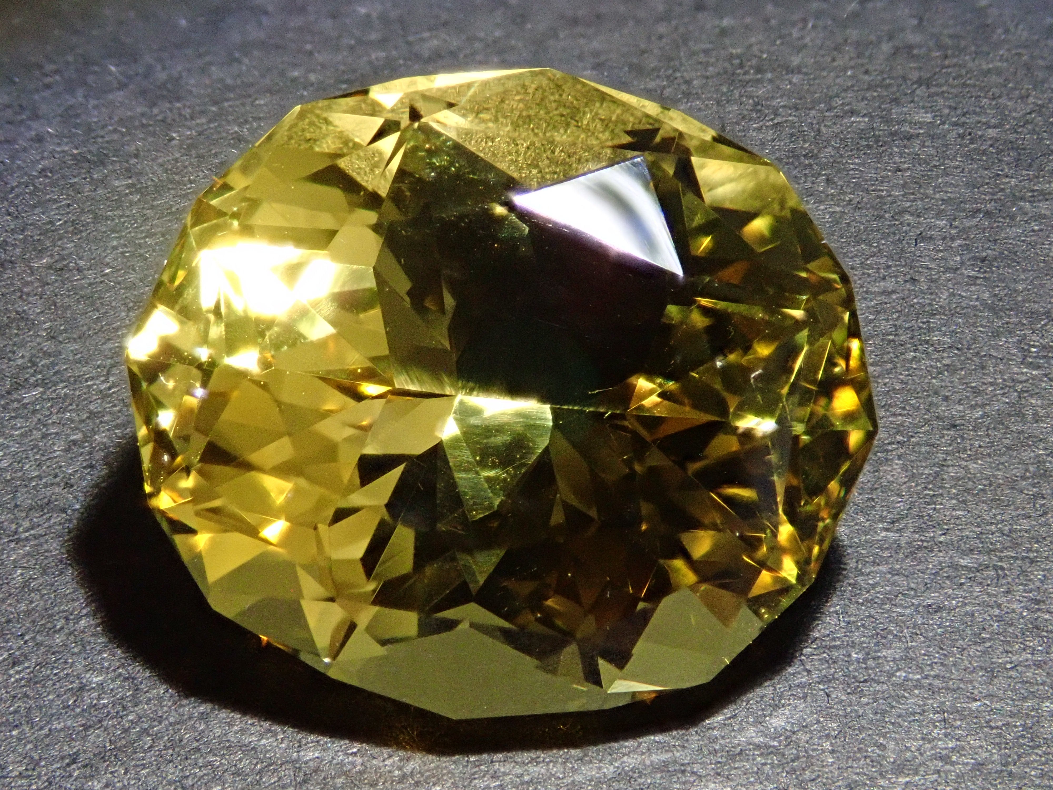 【11/20 22時販売】ブラジル産イエローベリル 9.747ctルース