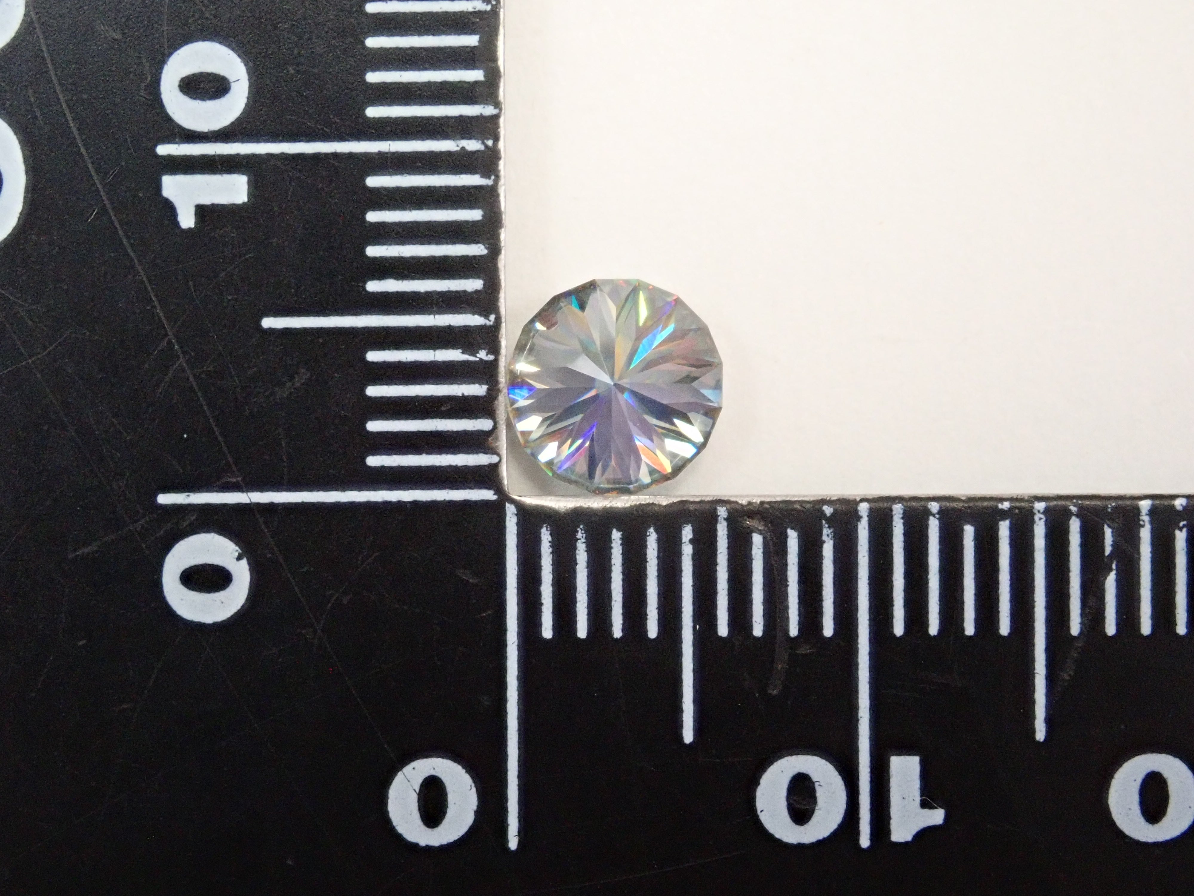 【11/23 22時販売】合成ルチル 6.1mm/1.312ctルース