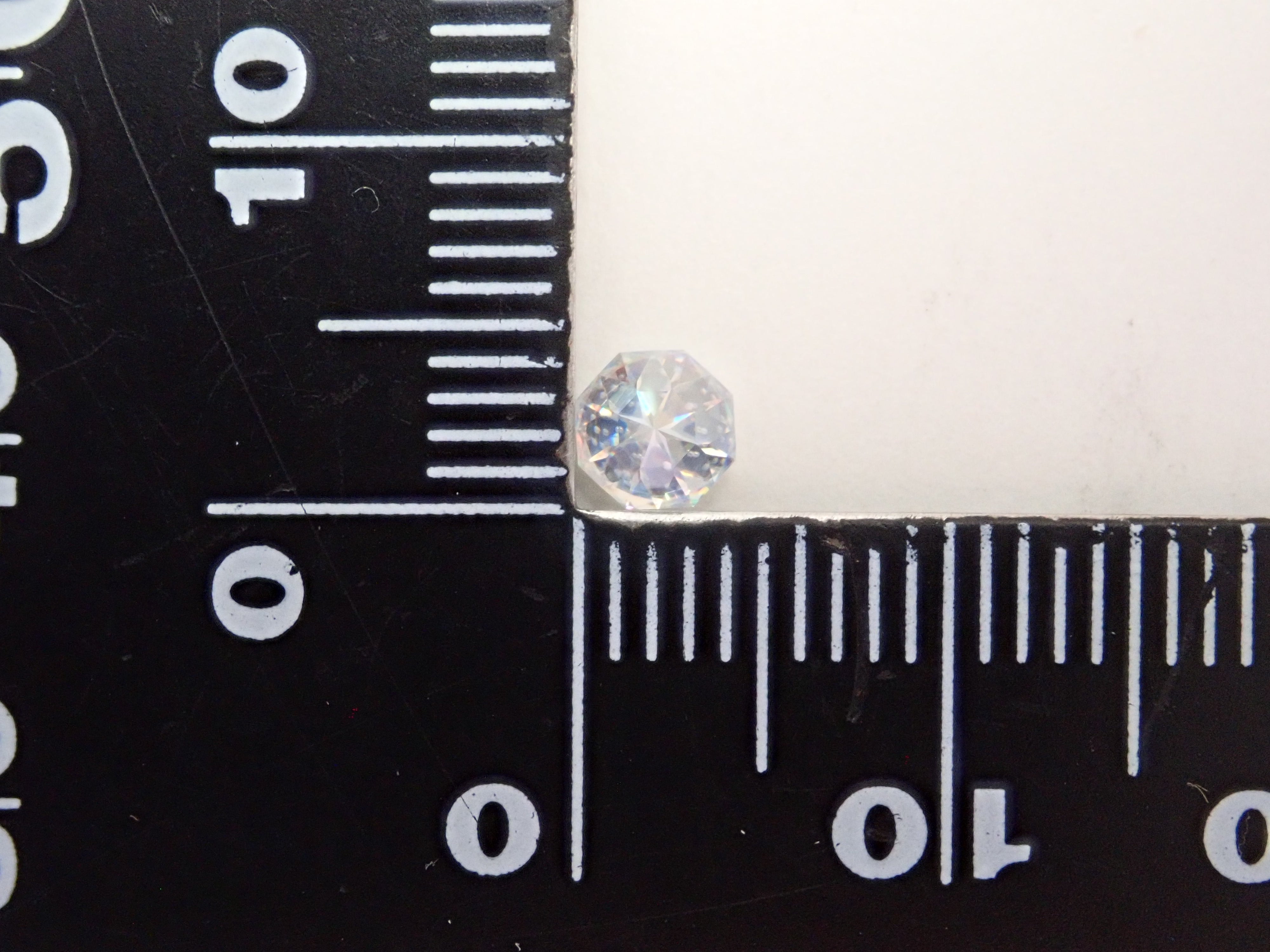 【12/25 22時販売】合成ルチル 0.538ctルース