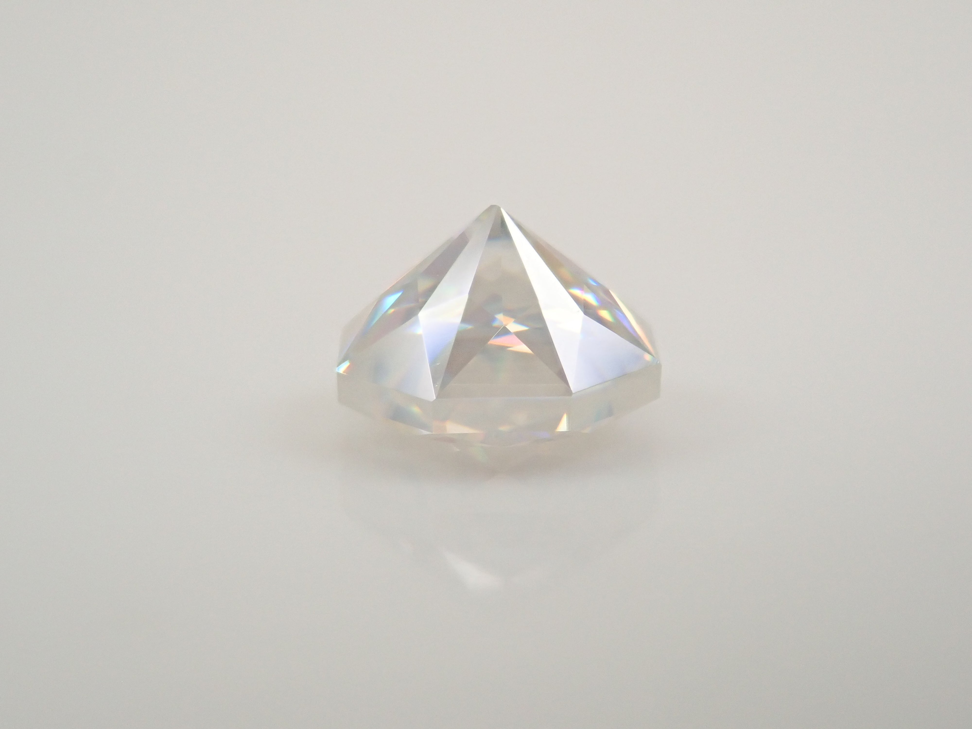 【12/15 22時販売】合成ルチル 5.1mm/0.893ctルース