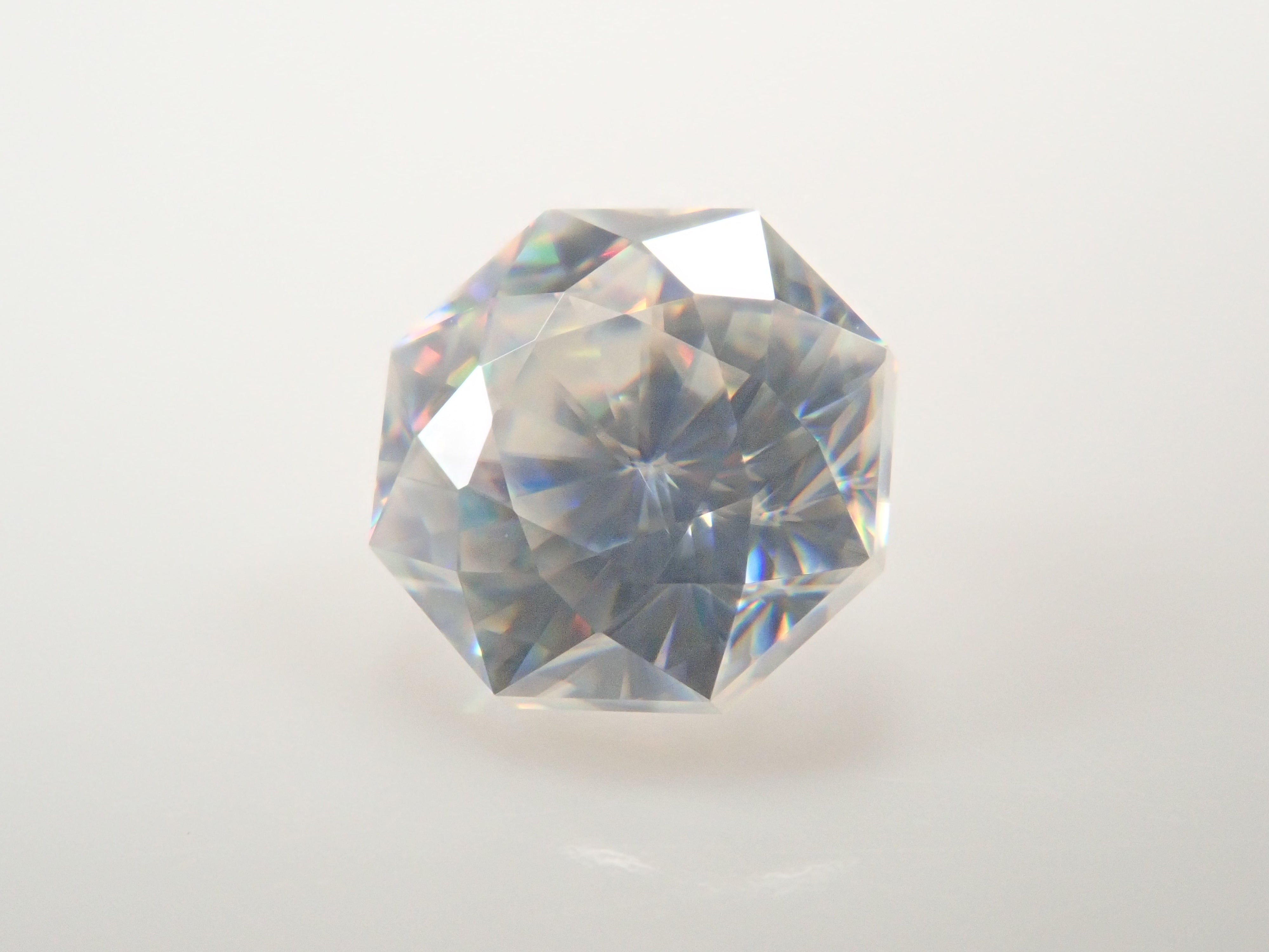 【12/15 22時販売】合成ルチル 5.1mm/0.893ctルース