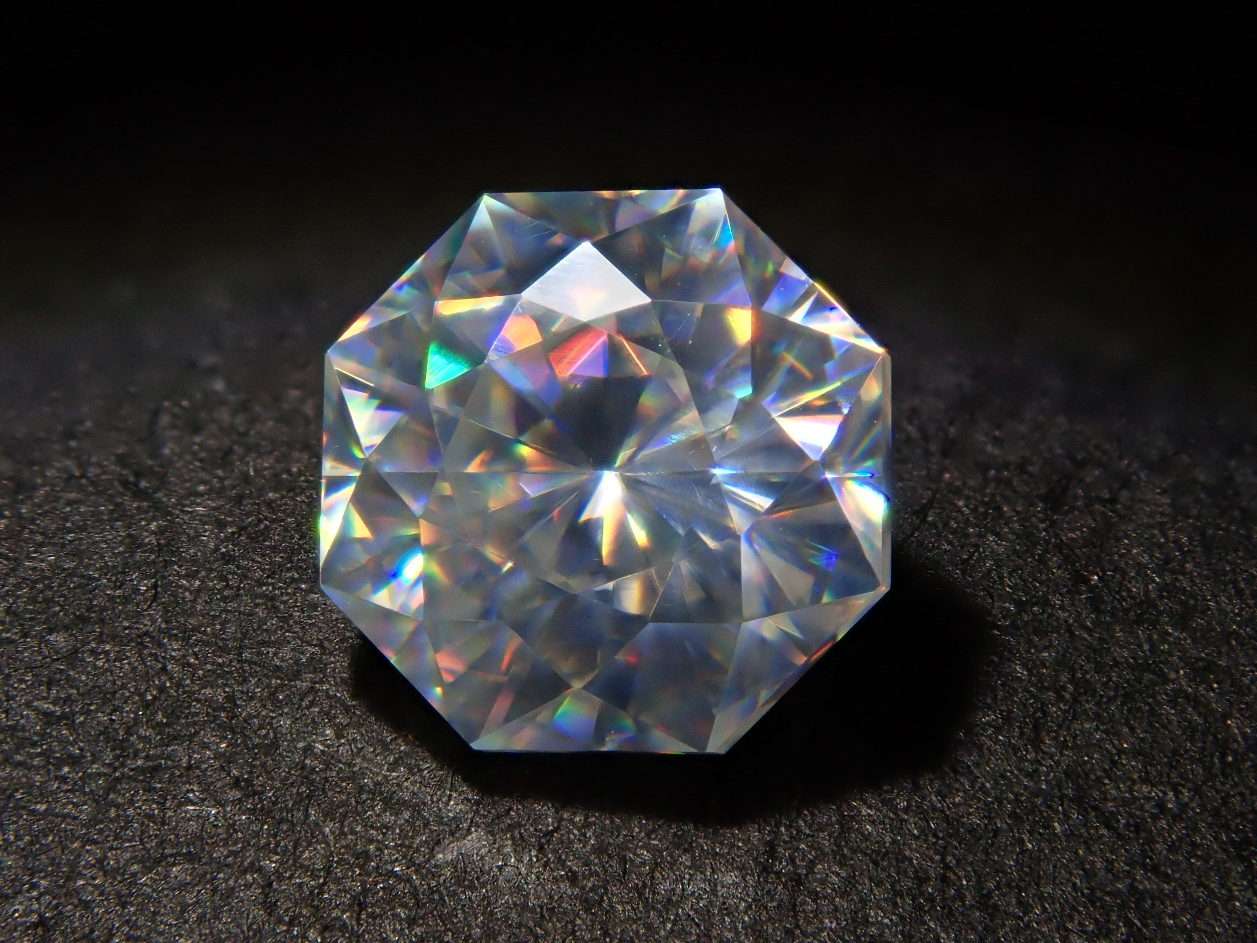 【12/15 22時販売】合成ルチル 5.1mm/0.893ctルース