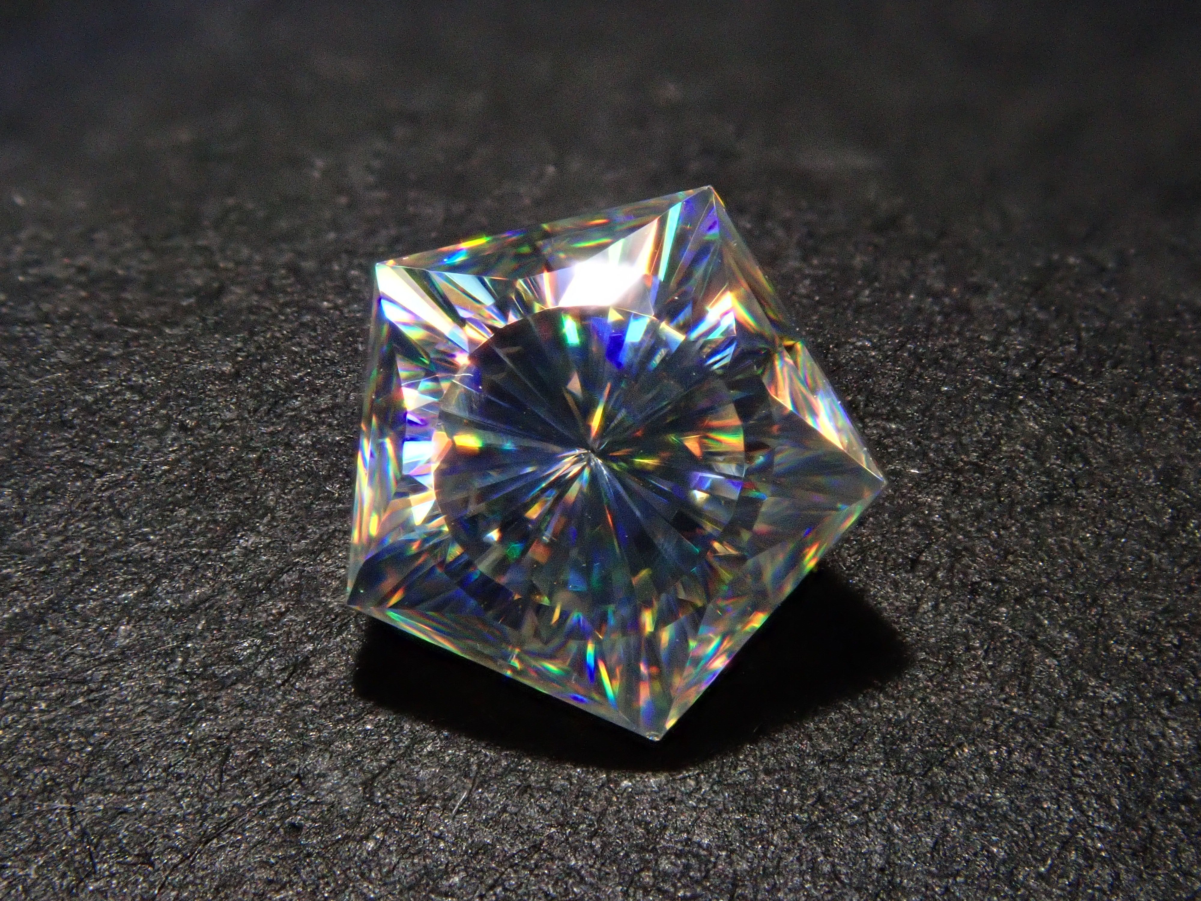 【11/16 22時販売】合成ルチル 1.020ctルース