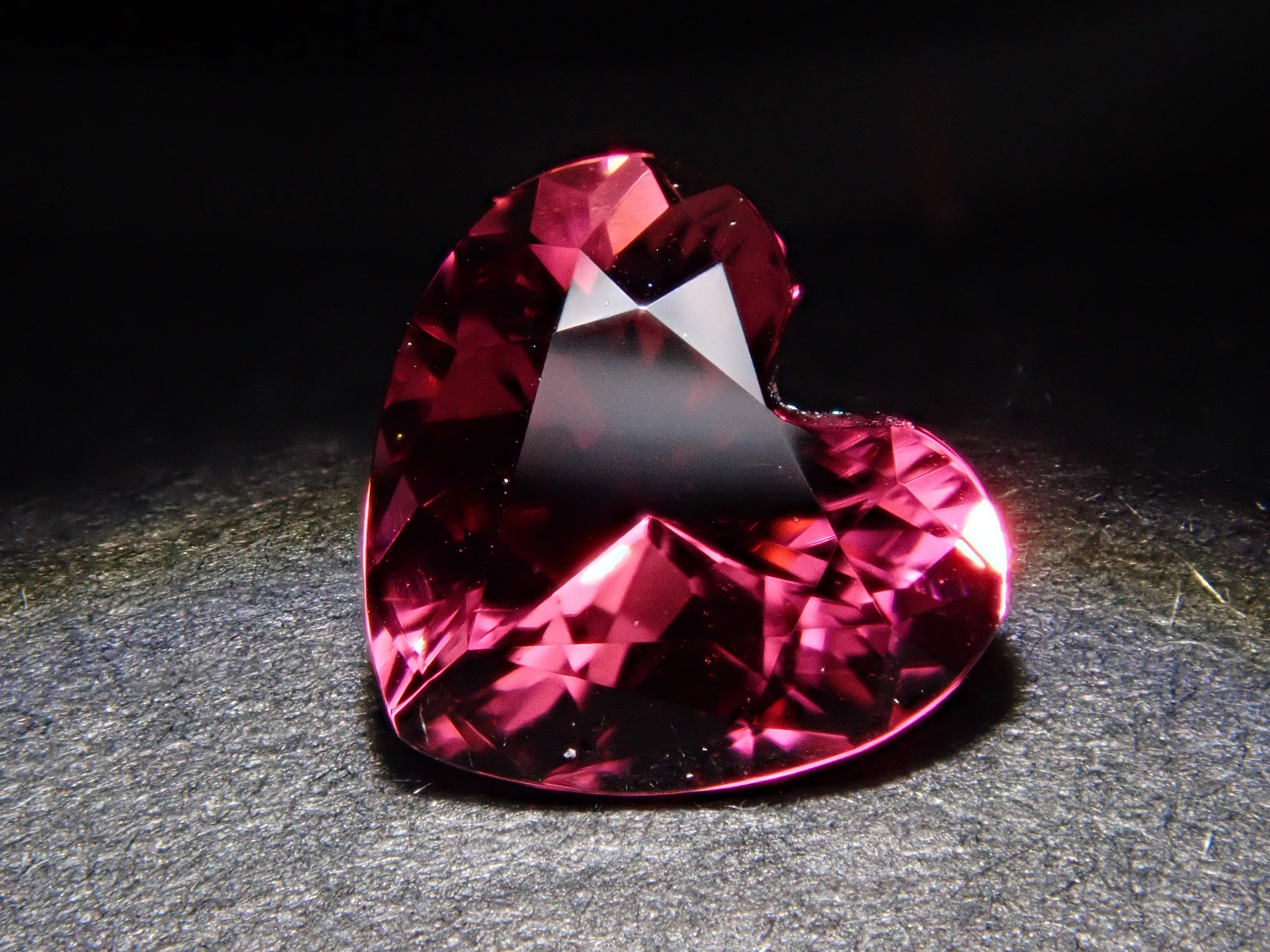 【11/18 22時販売載】ブラジル産ピンクトルマリン 0.643ctルース