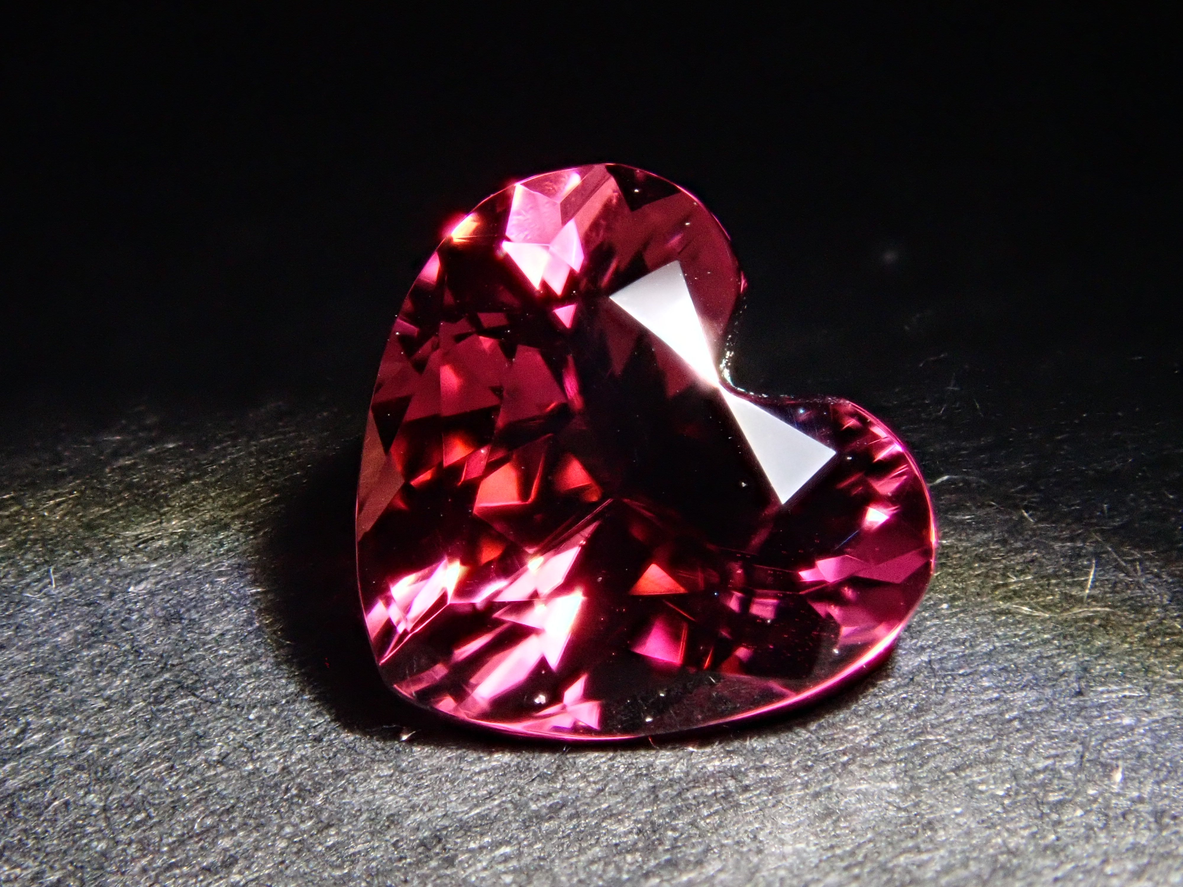 【11/18 22時販売載】ブラジル産ピンクトルマリン 0.643ctルース