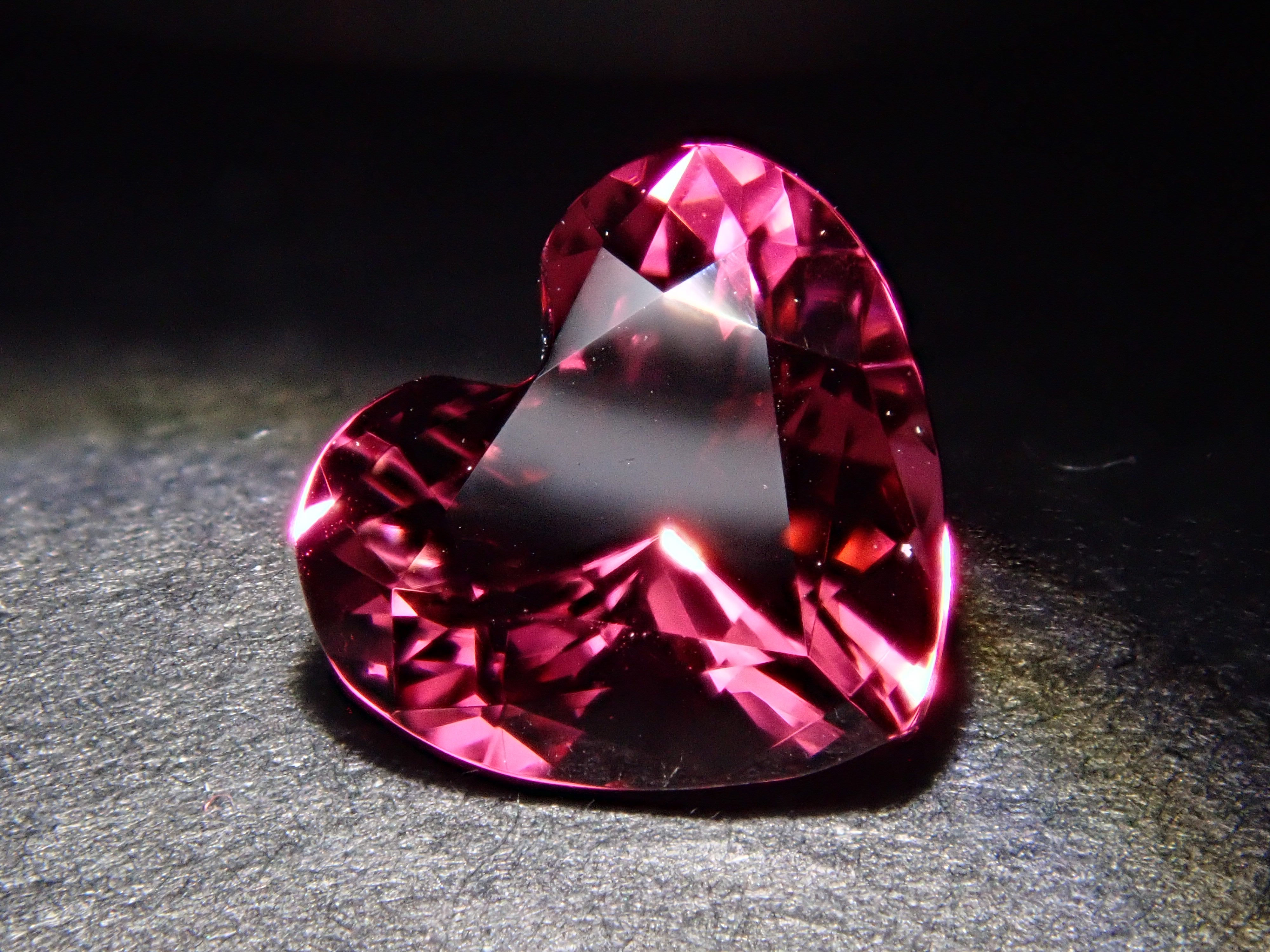 【11/18 22時販売載】ブラジル産ピンクトルマリン 0.643ctルース