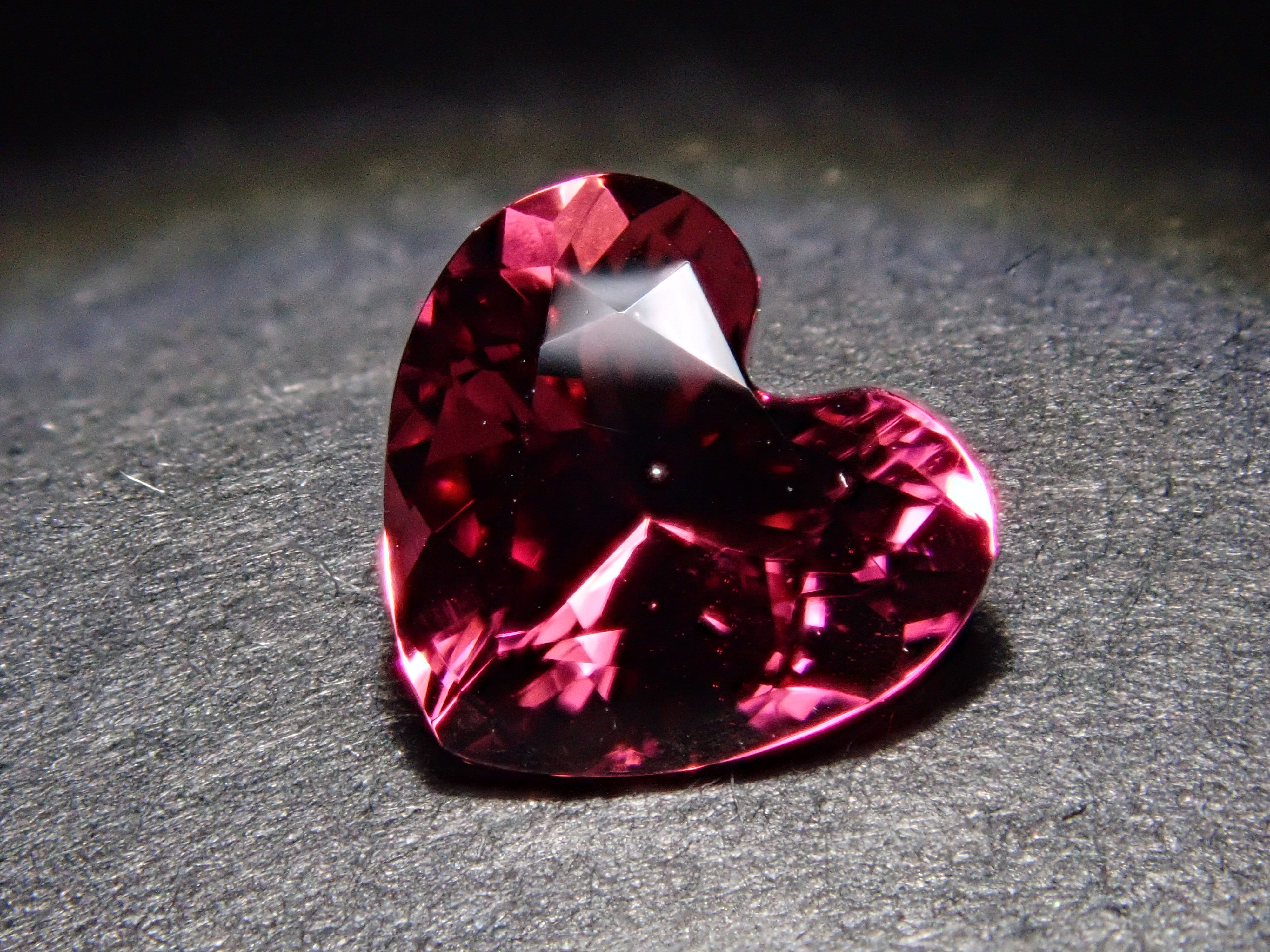 【11/18 22時販売載】ブラジル産ピンクトルマリン 0.643ctルース