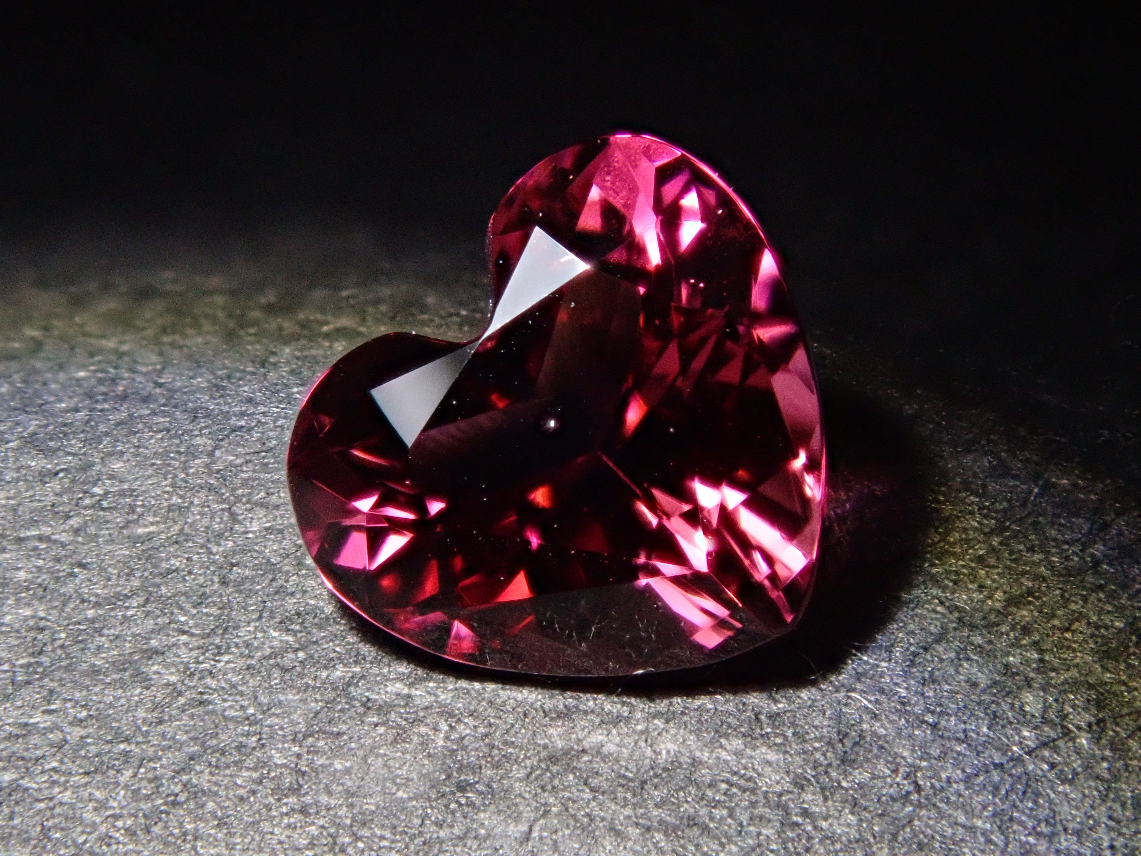 【11/18 22時販売載】ブラジル産ピンクトルマリン 0.643ctルース