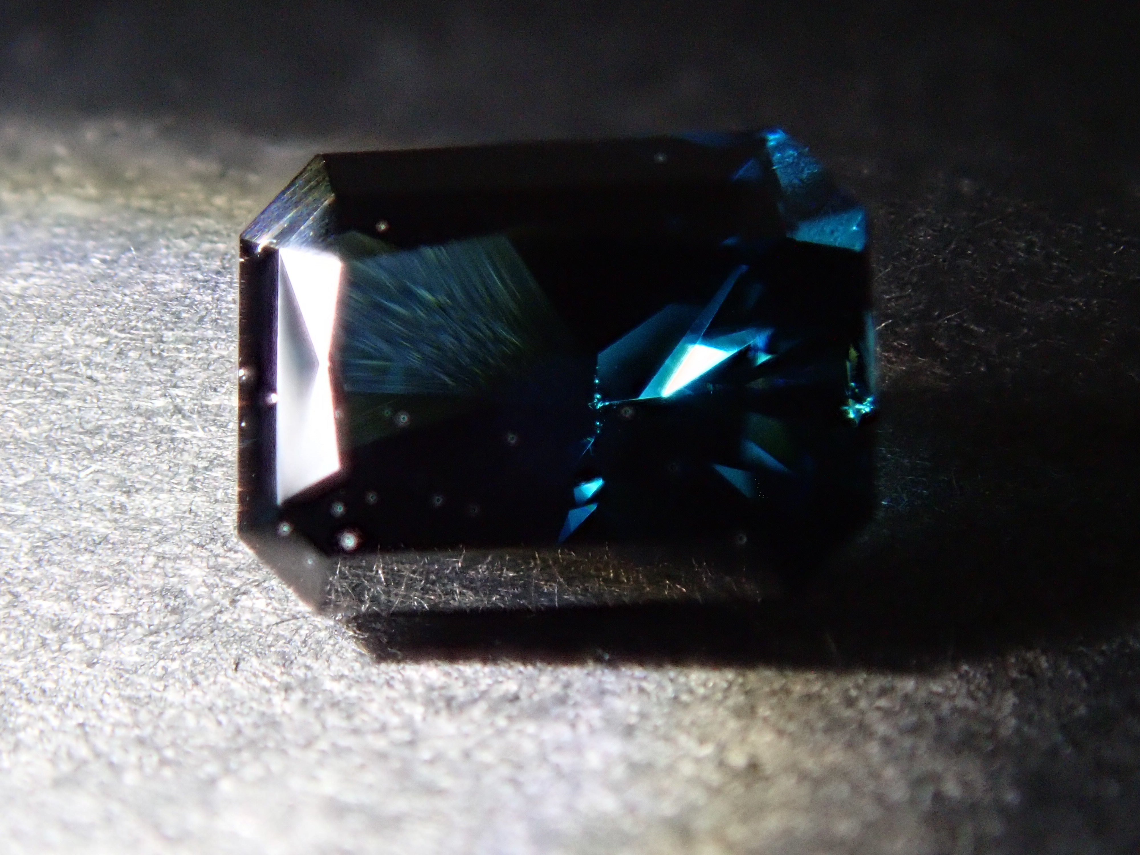 【11/18 22時販売】ブラジル産ブルートルマリン 0.987ctルース（ティールカラー）